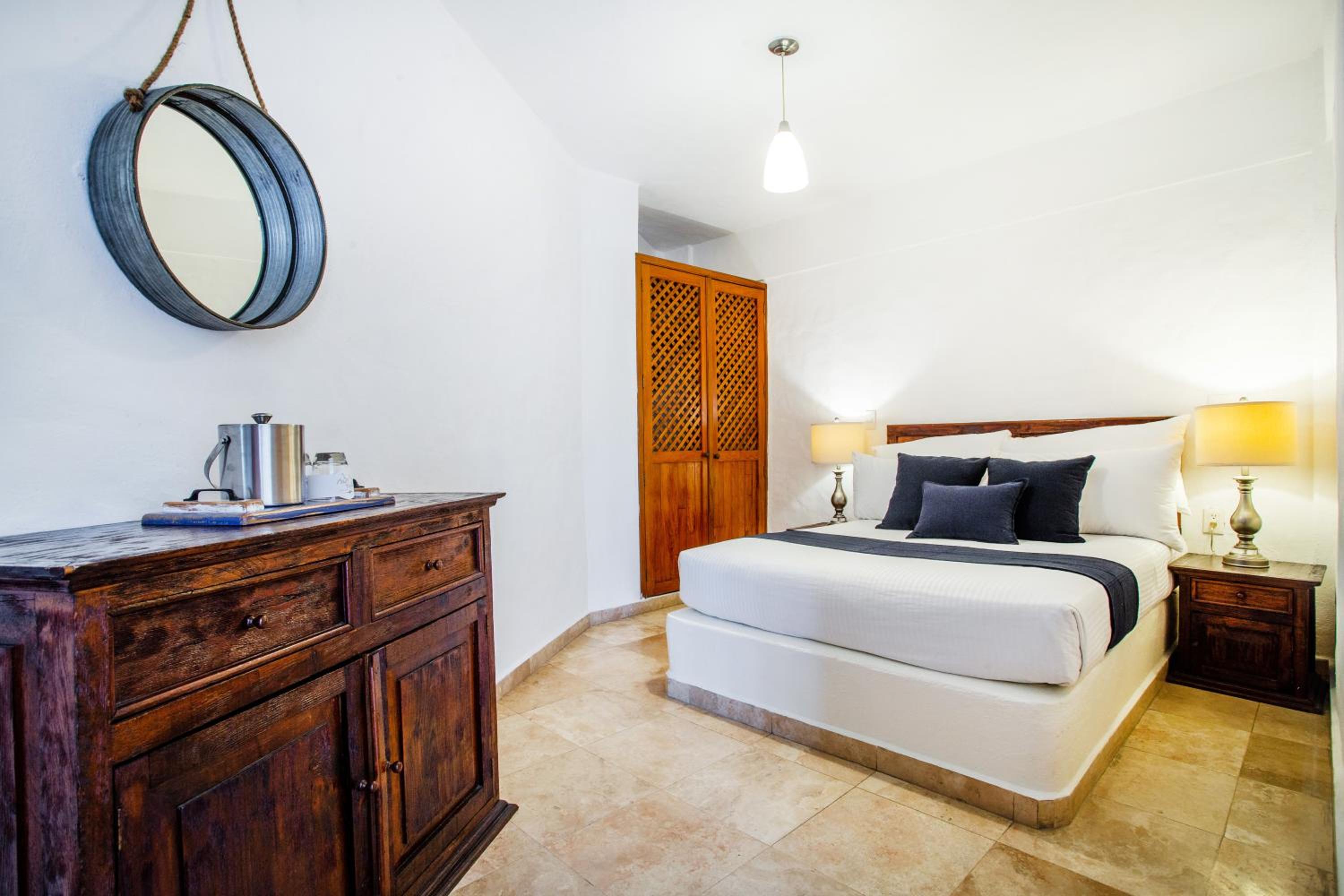 Deluxe One-Bedroom Apartment with Garden View