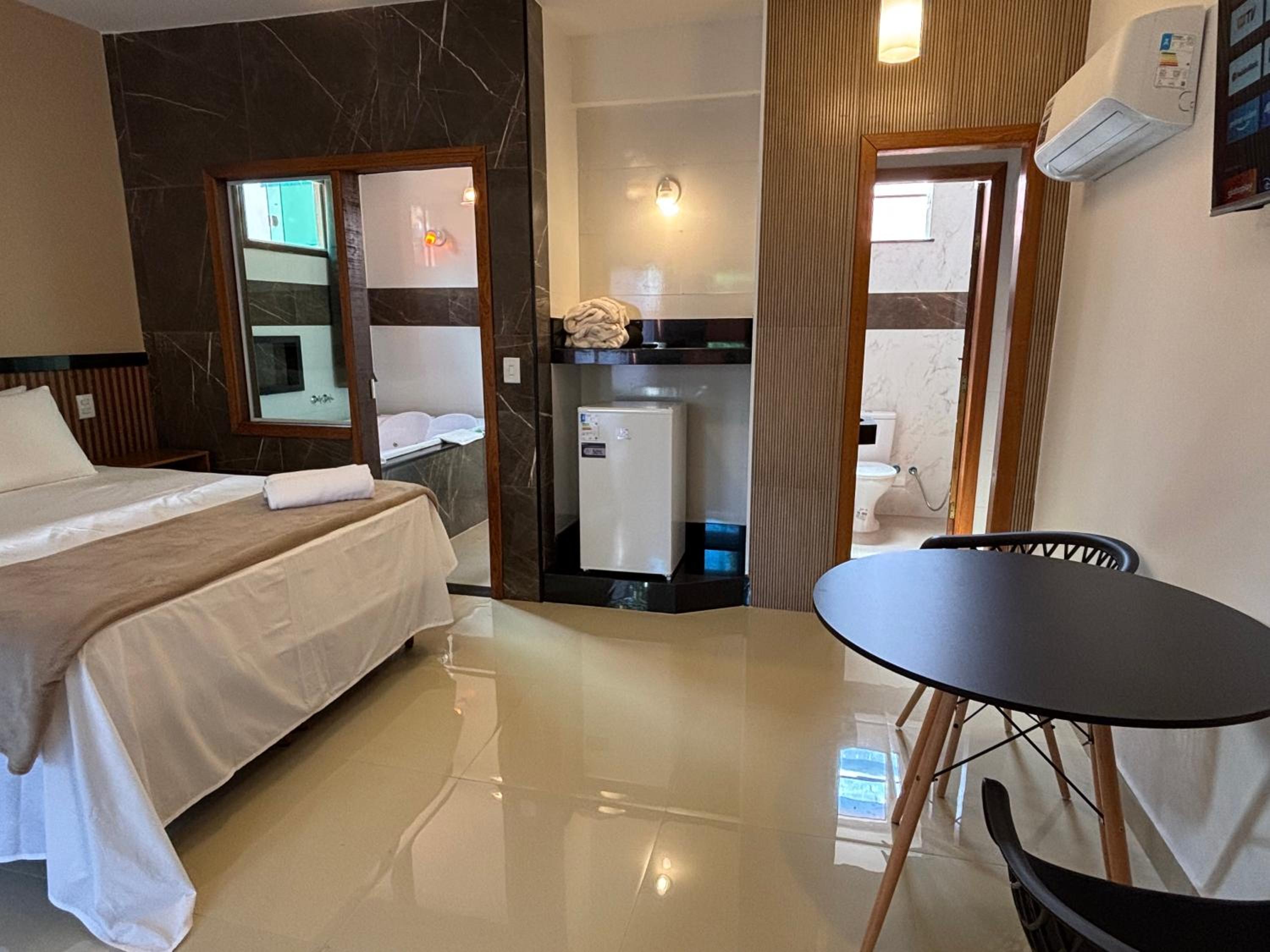 Deluxe Suite with Spa Bath photo 1
