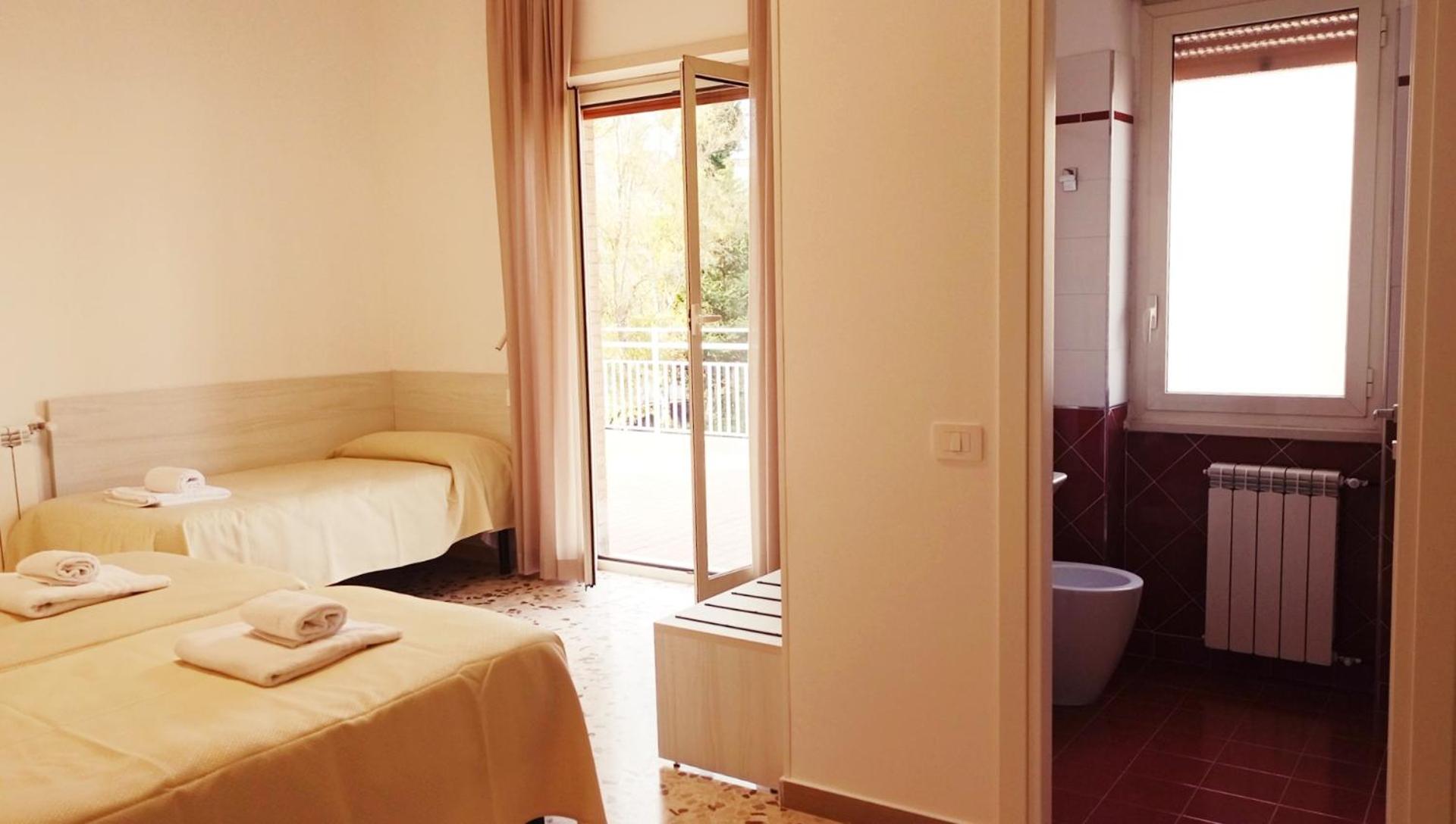 Triple Room with Terrace photo 3