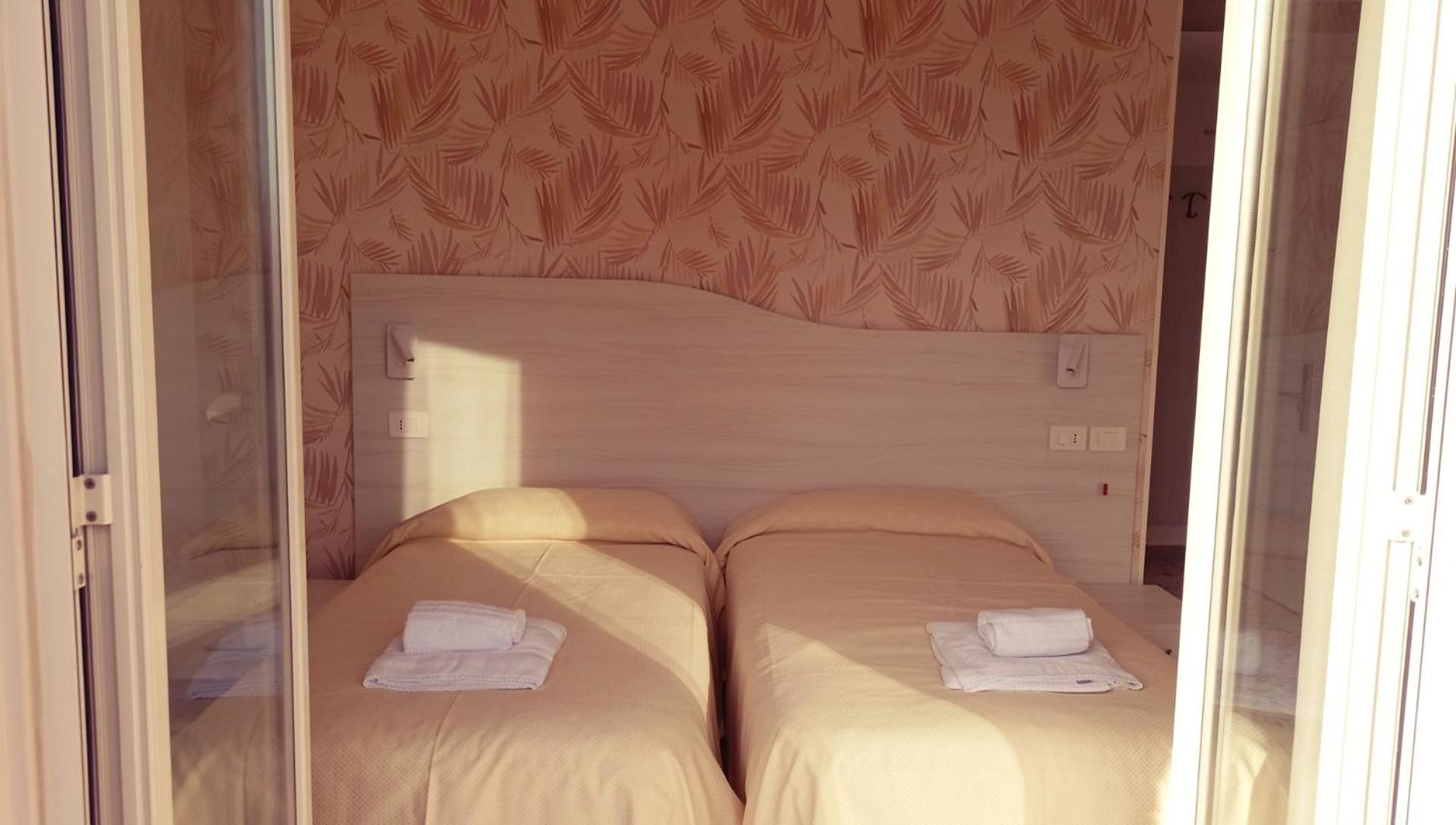 Triple Room with Terrace photo 2