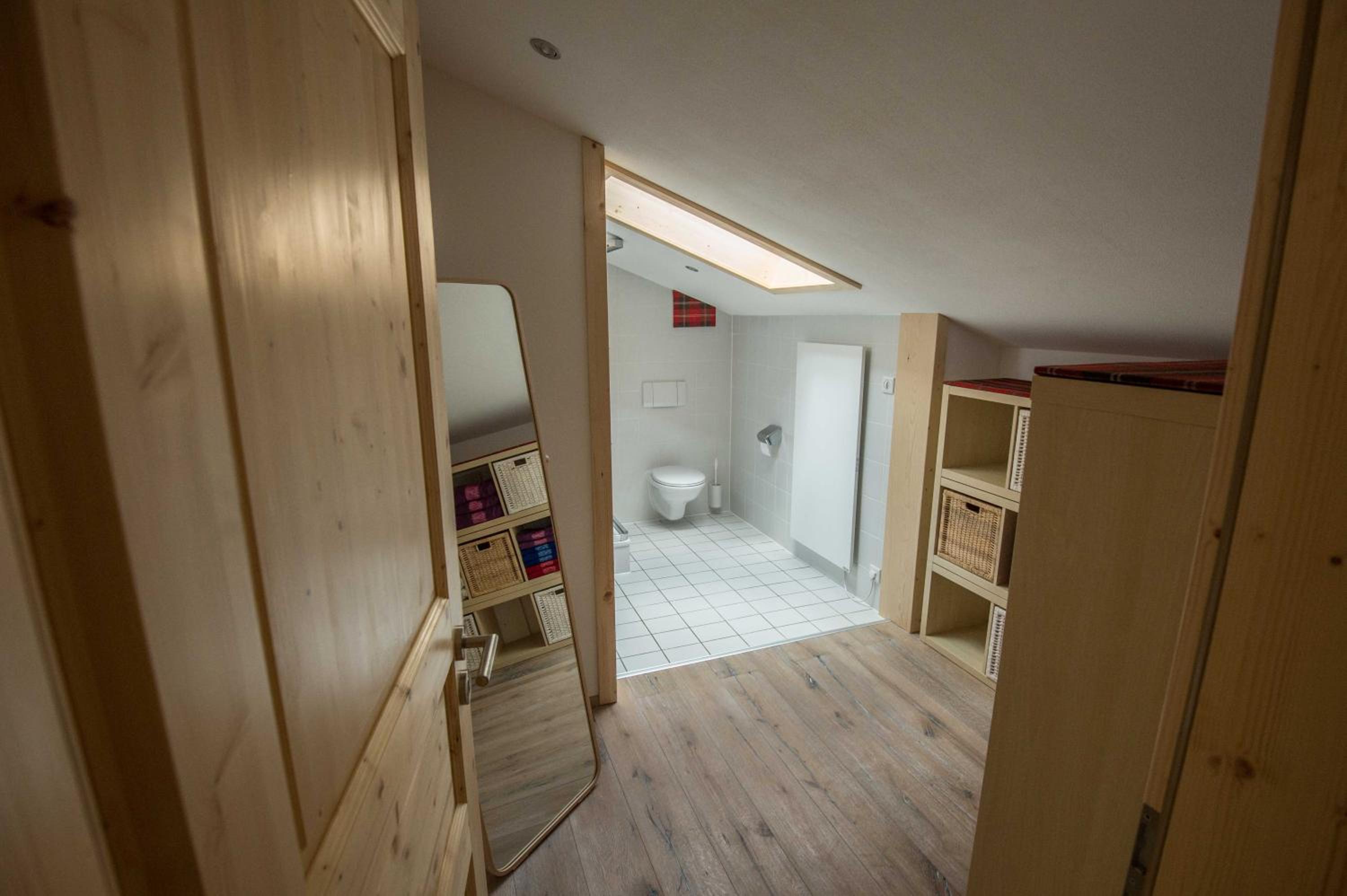 One-Bedroom Apartment photo 2
