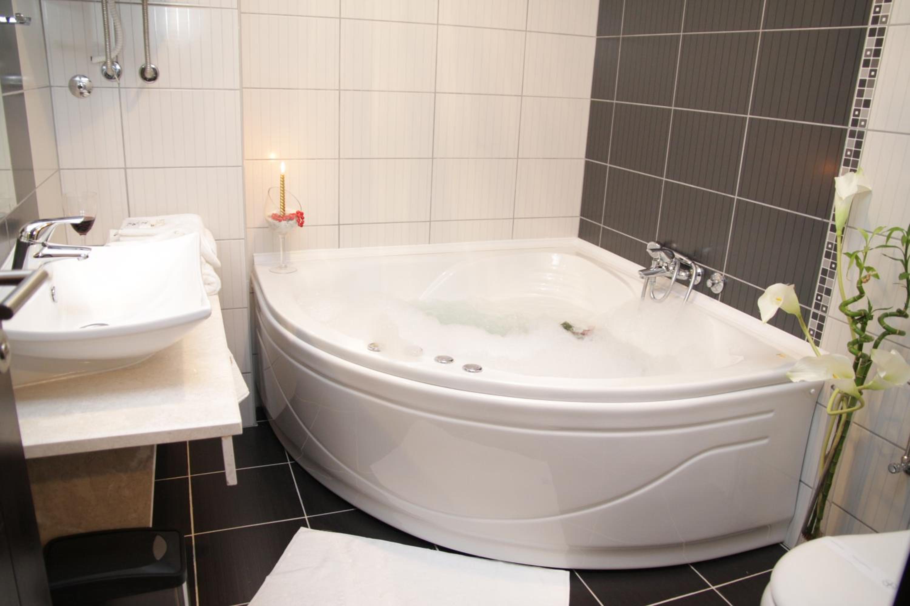 Special Offer - Double or Twin Room with New Year's Package  photo 3