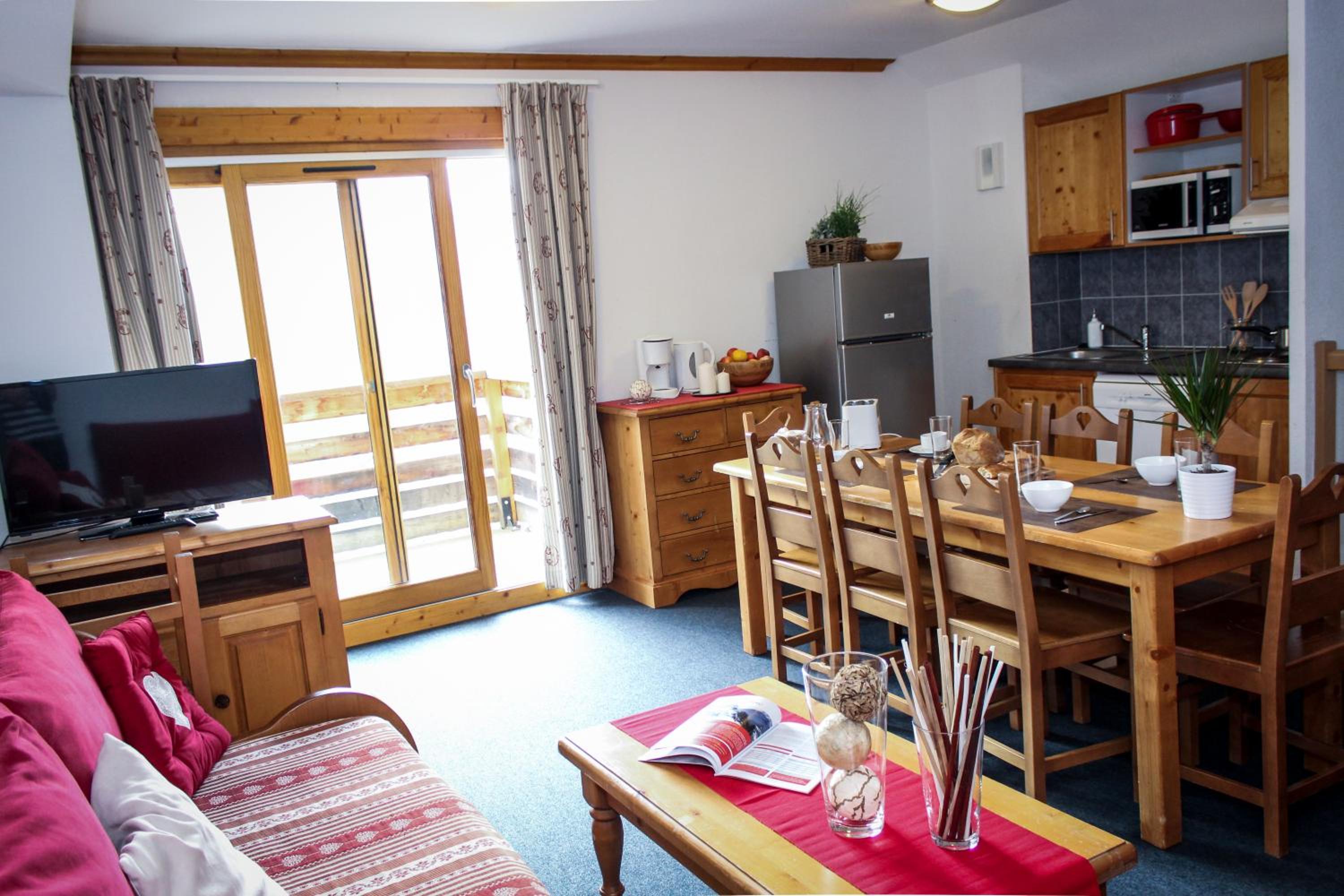 Comfort Three-Bedroom Apartment (10 Adults)