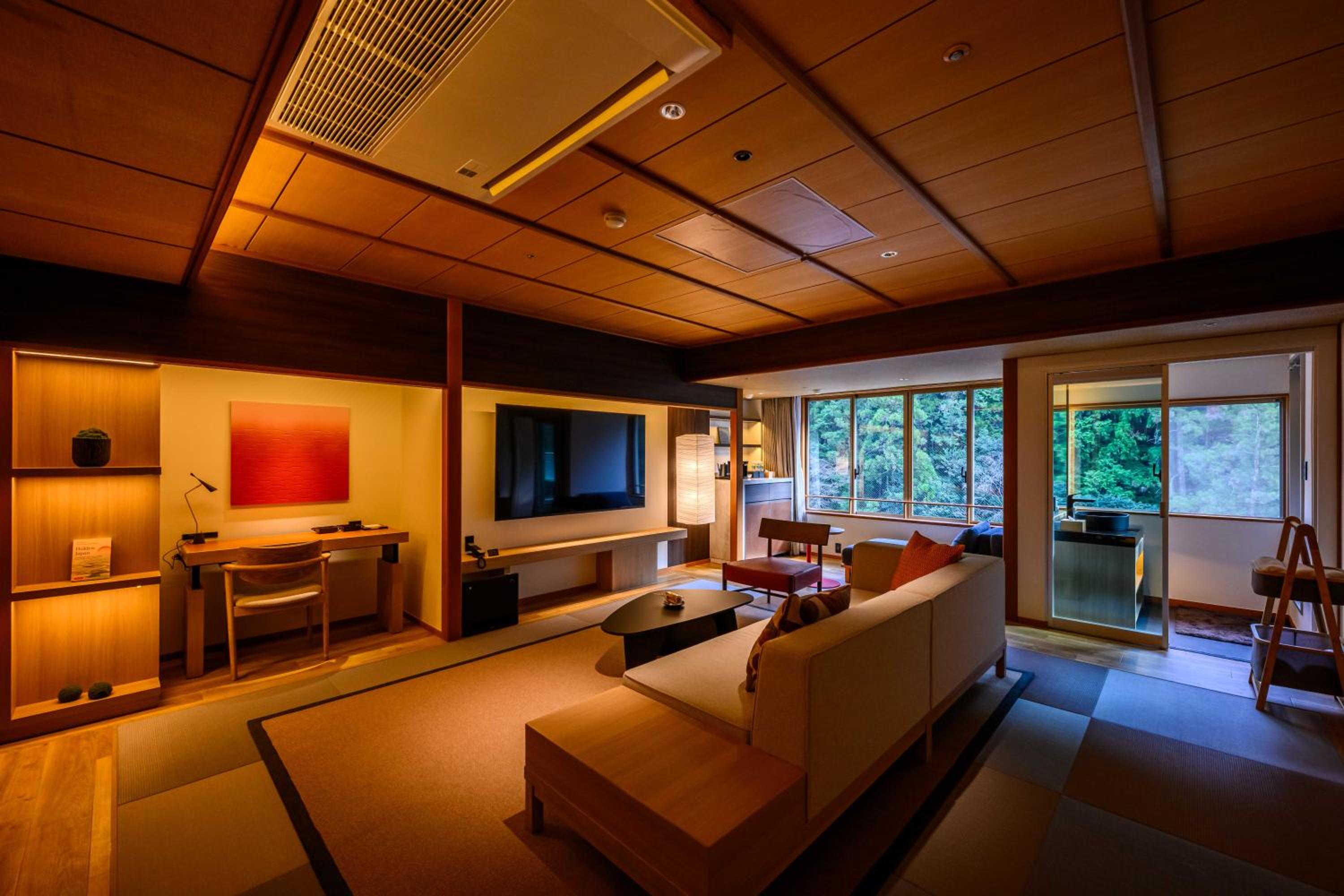 Suite with Spa Bath photo 2