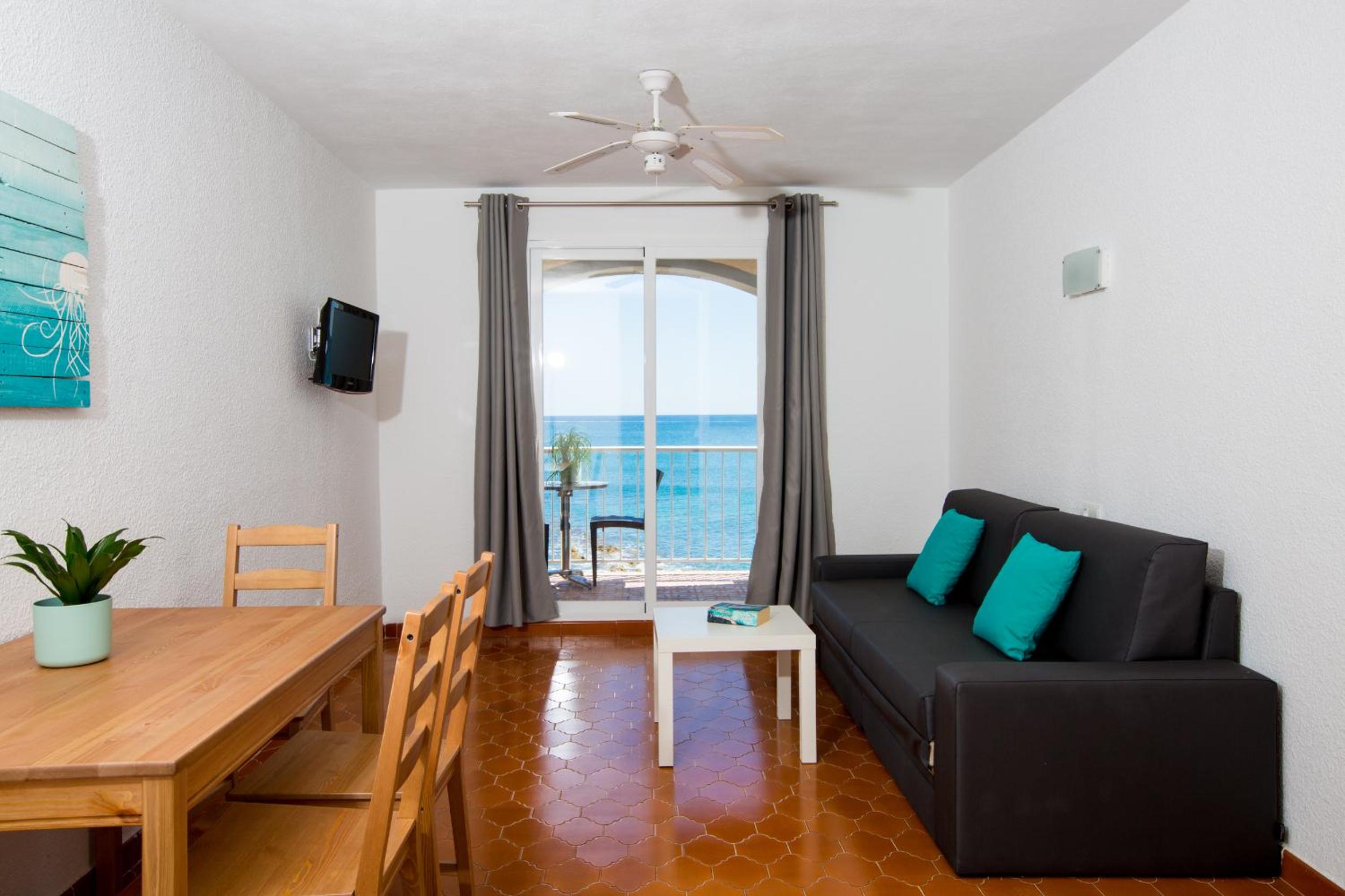 One-Bedroom Apartment with Premium Sea View photo 3