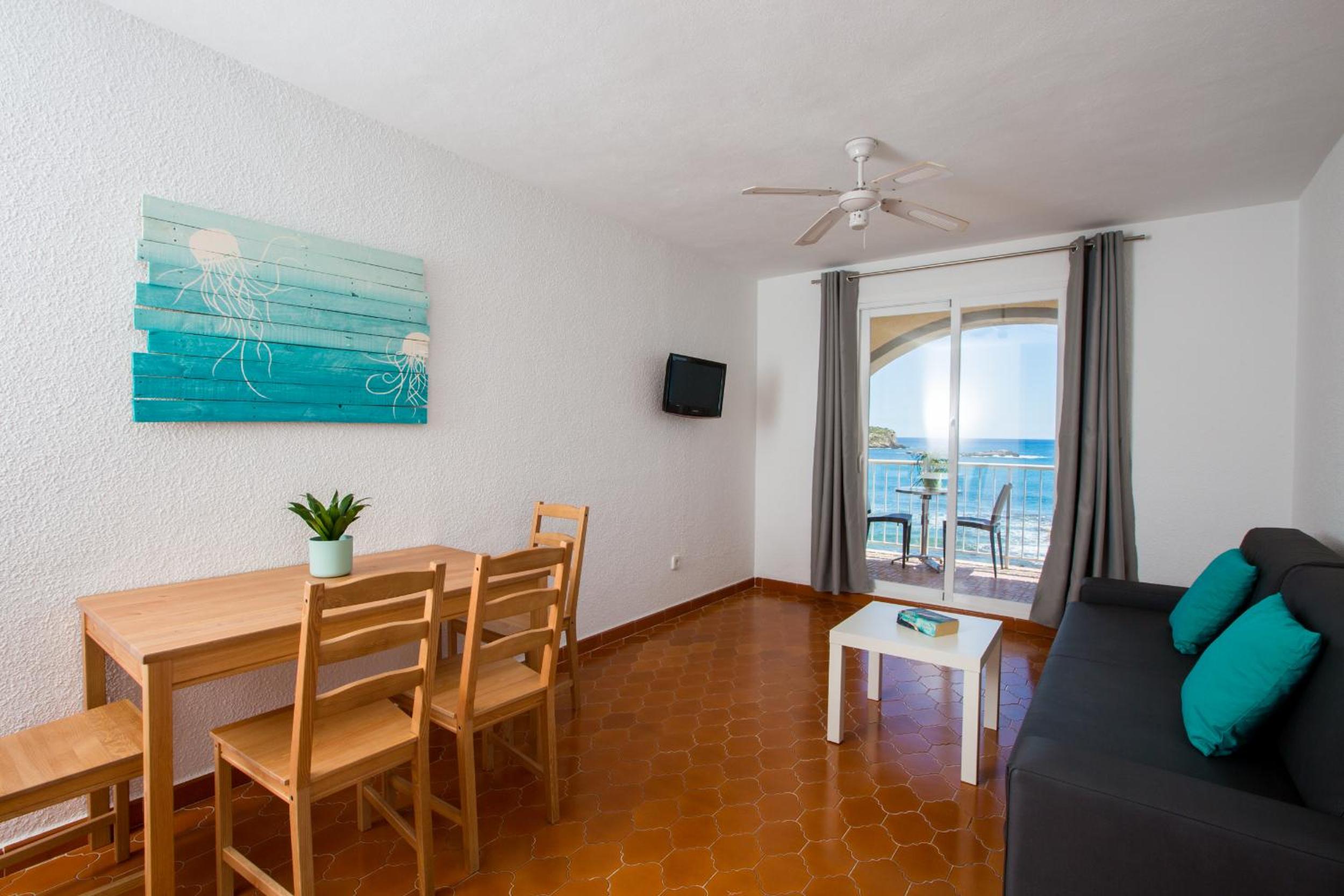 One-Bedroom Apartment with Premium Sea View photo 2