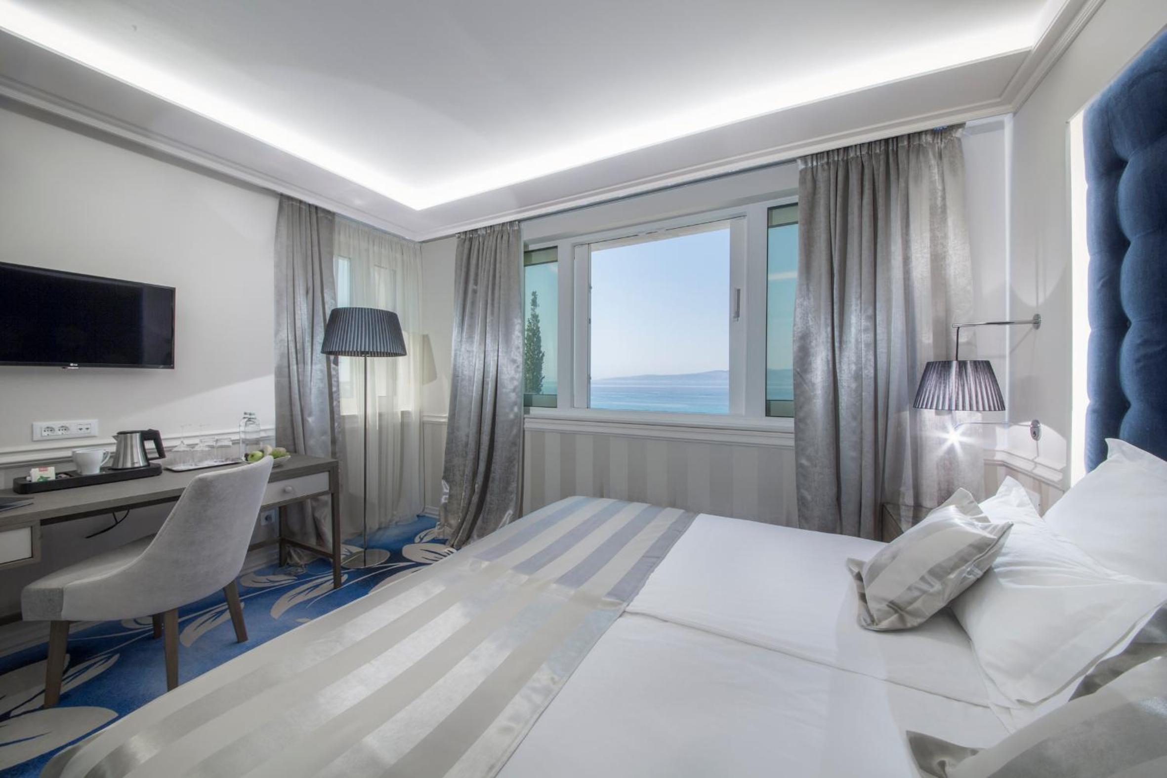 Standard Double or Twin Room with Sea View photo 3