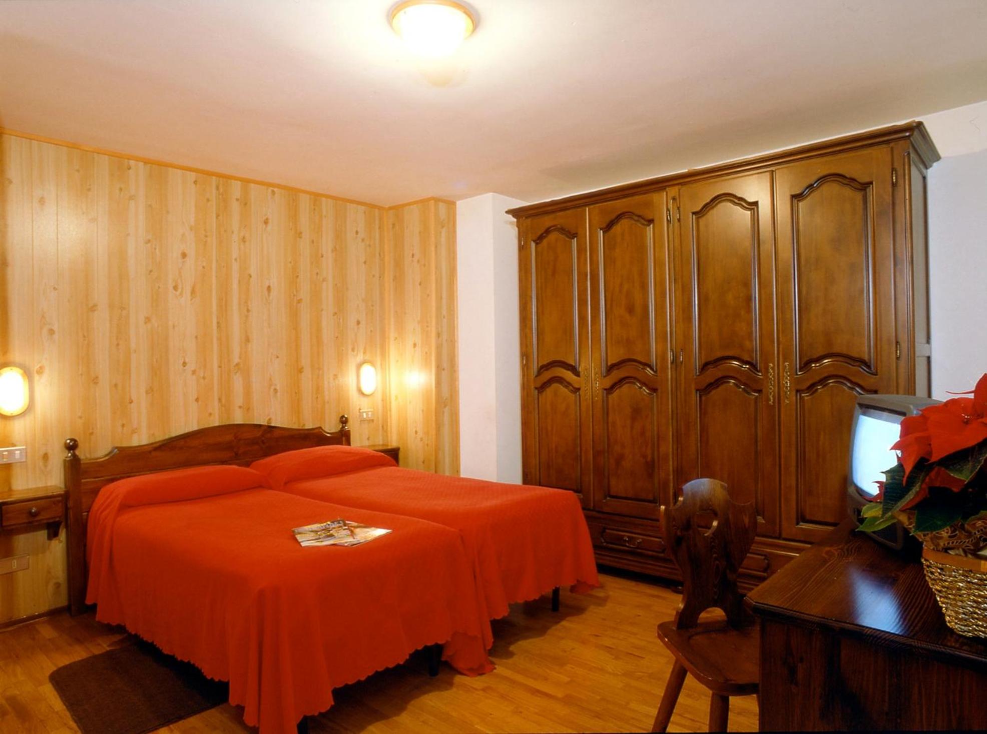 Double or Twin Room photo 2