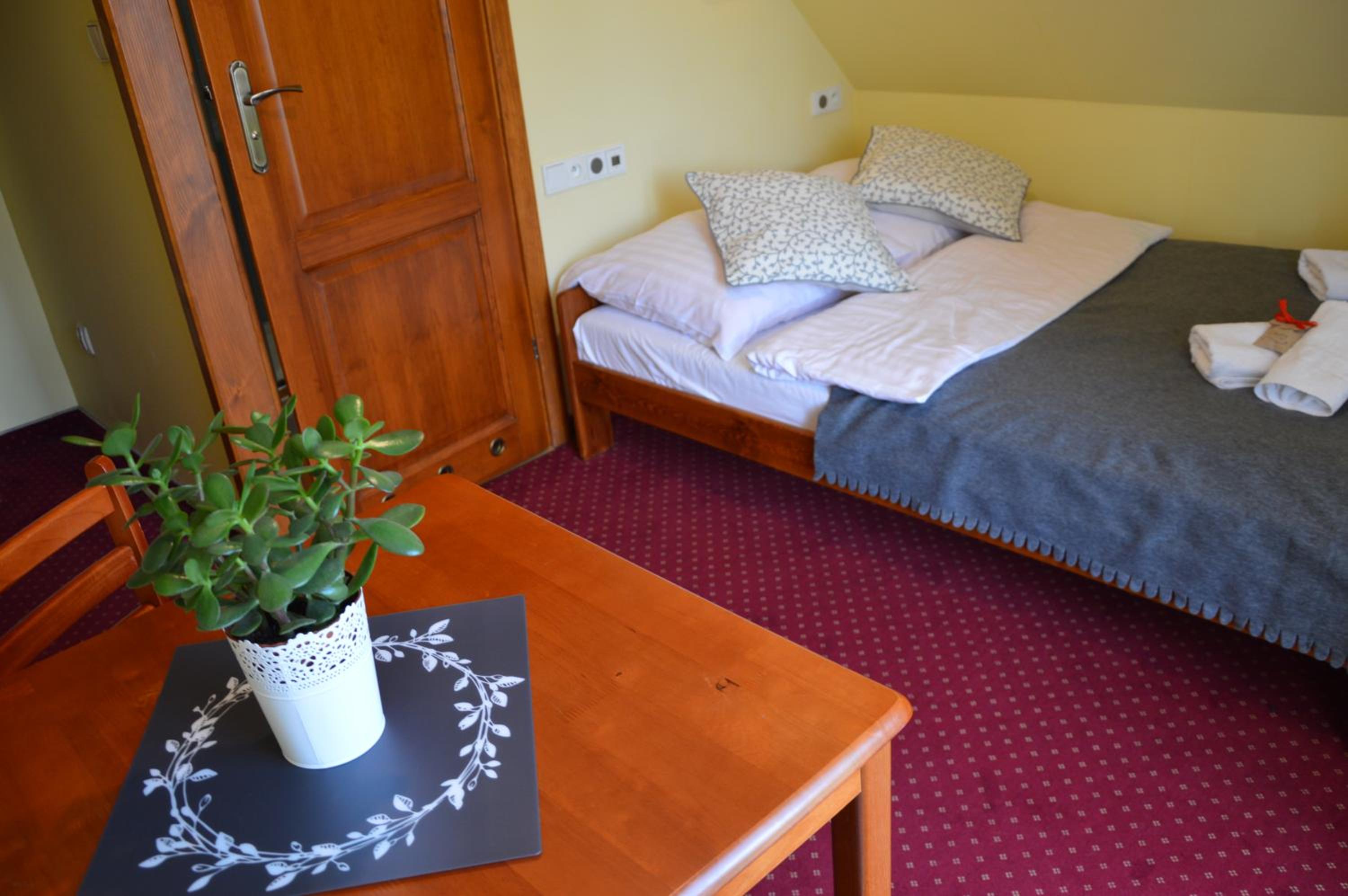 Double Room - Photo 7