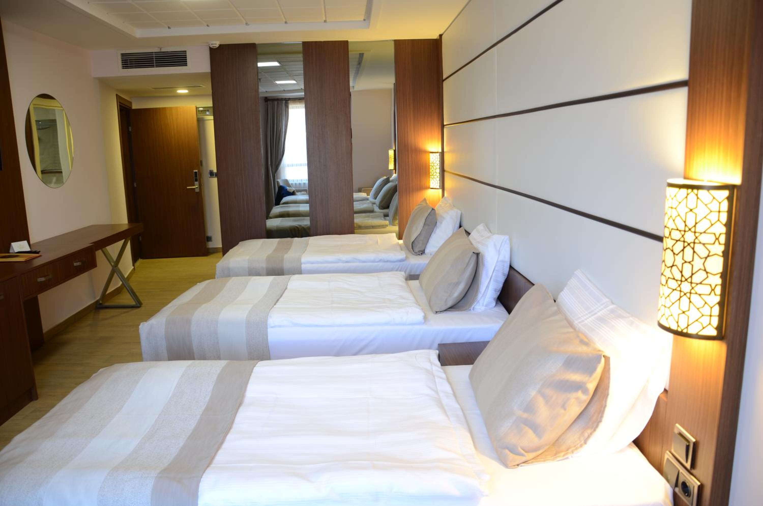 Standard Triple Room photo 2