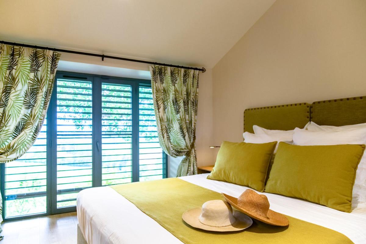 Luxury Suite with Spa Bath - Nature - Photo 14