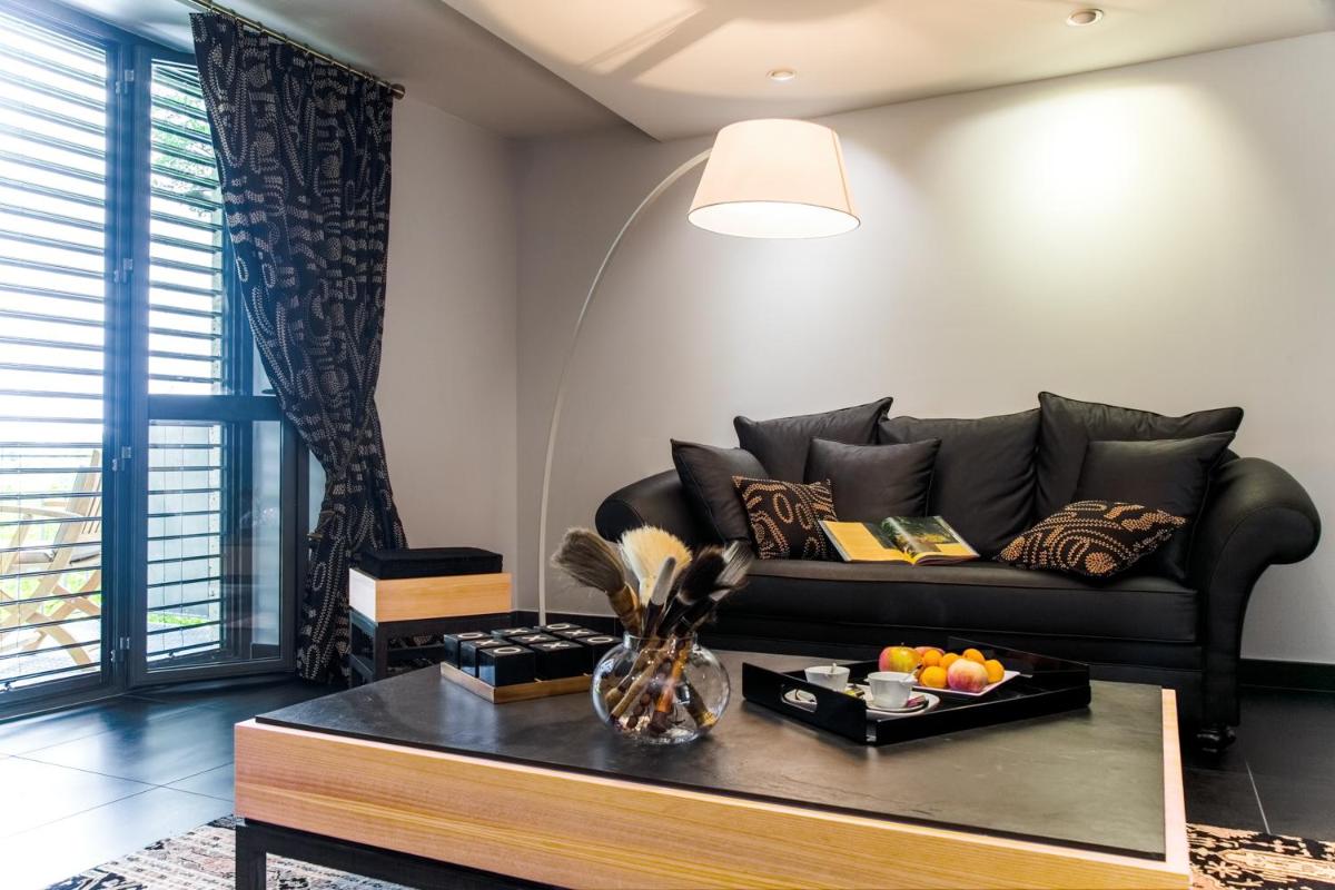 Luxury Suite with Spa Bath - Elegance - Photo 7