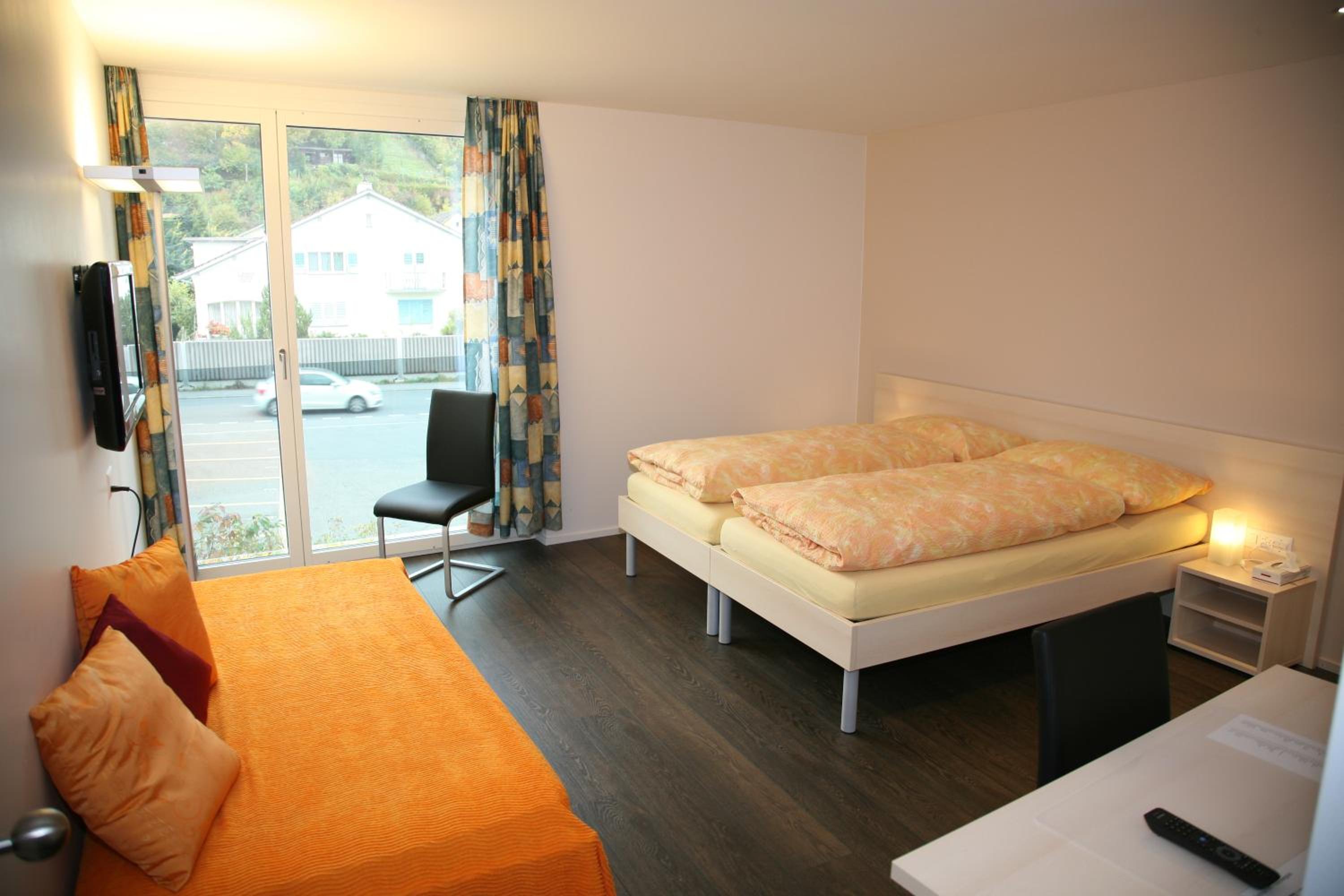 Family Room (2 Adults + 2 Children) photo 2