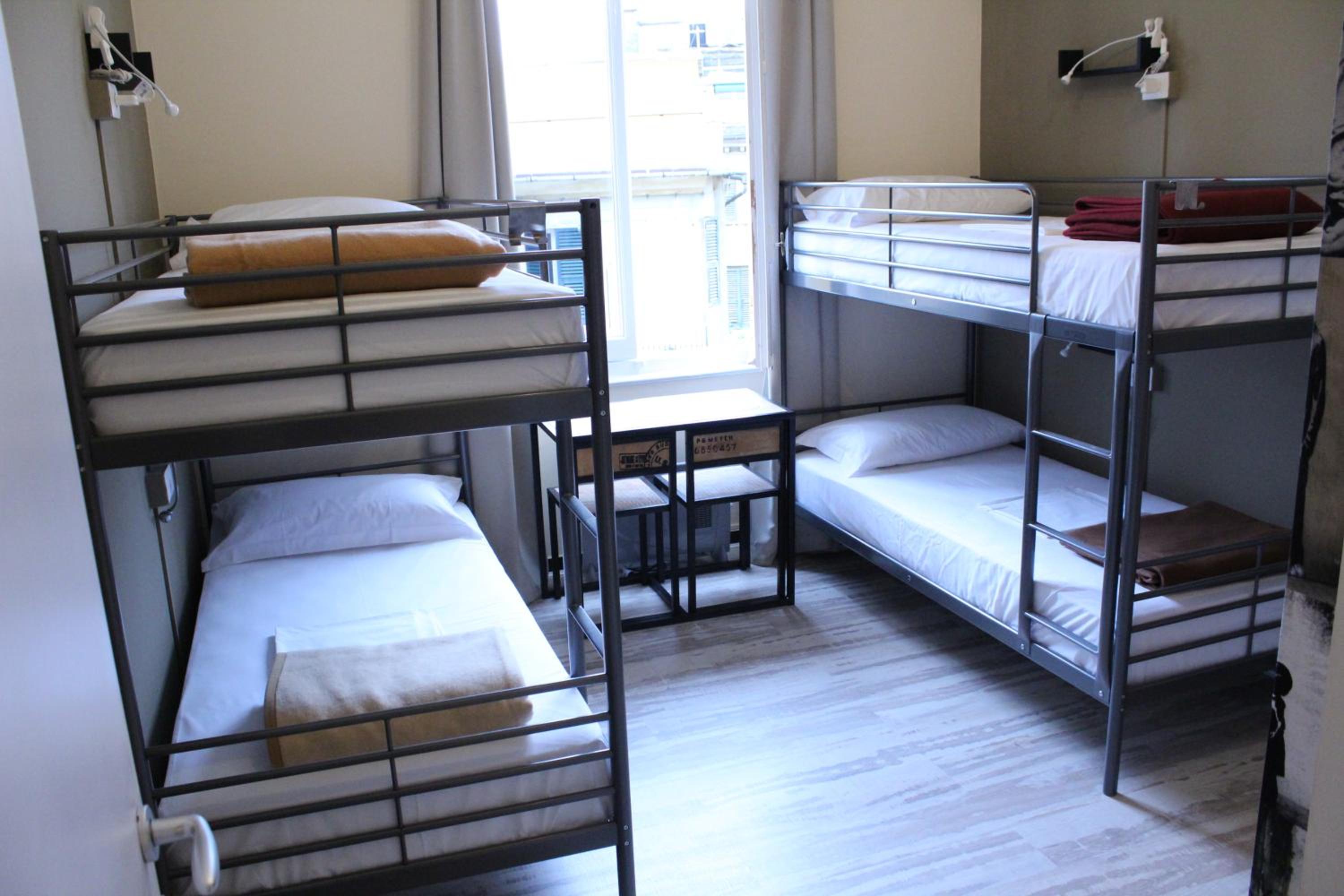 Bed in 4-Bed Mixed Dormitory Room photo 3