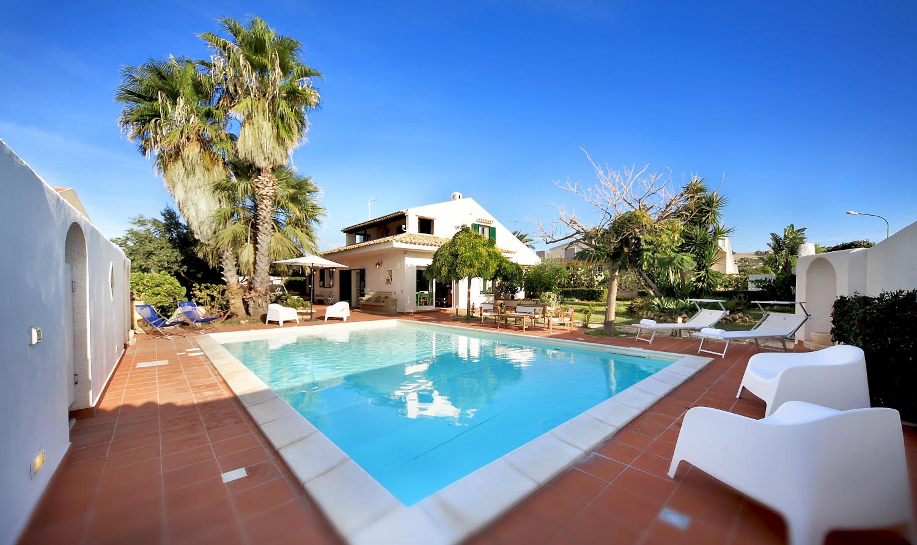 Villa with Private Pool photo 3