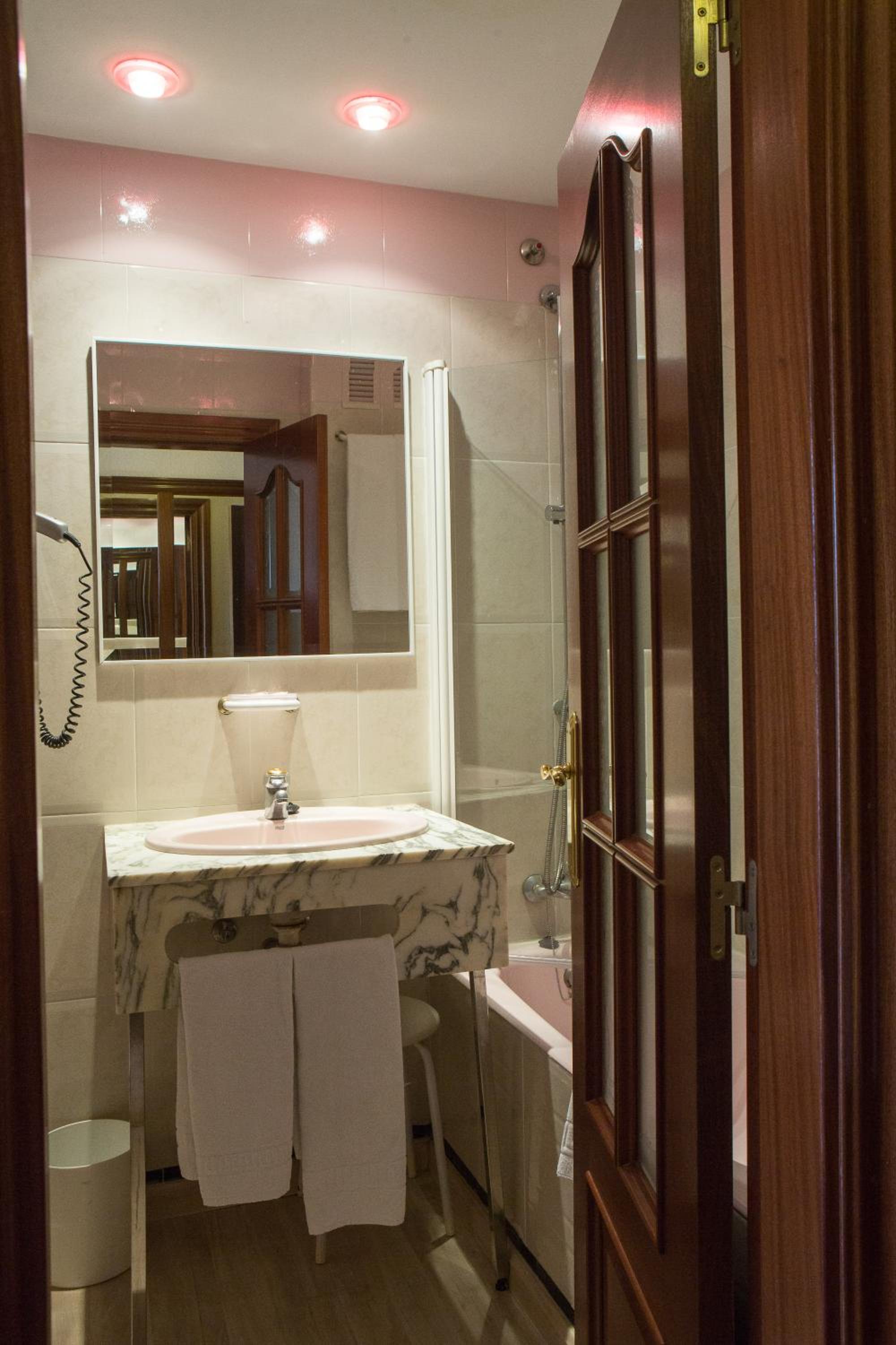 Double or Twin Room with View photo 2