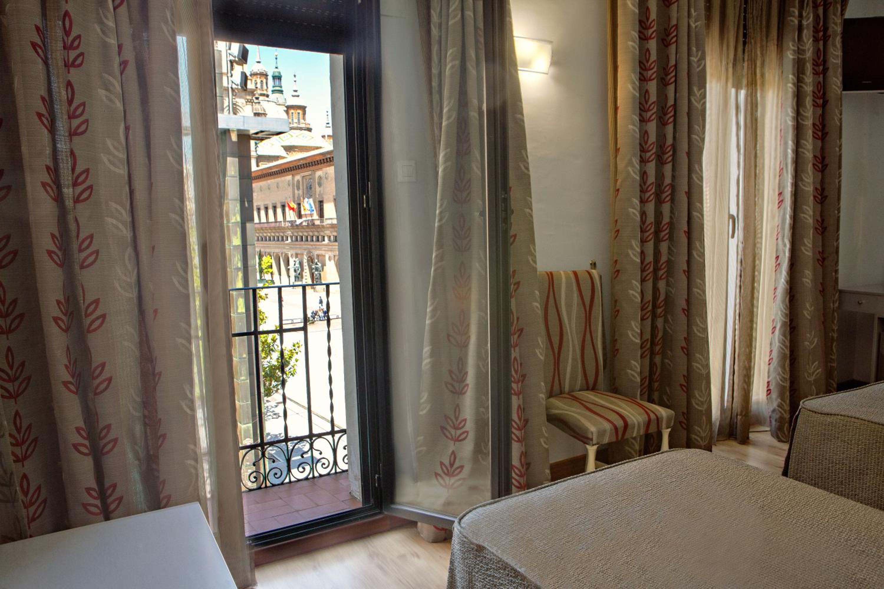 Double or Twin Room with View photo 3