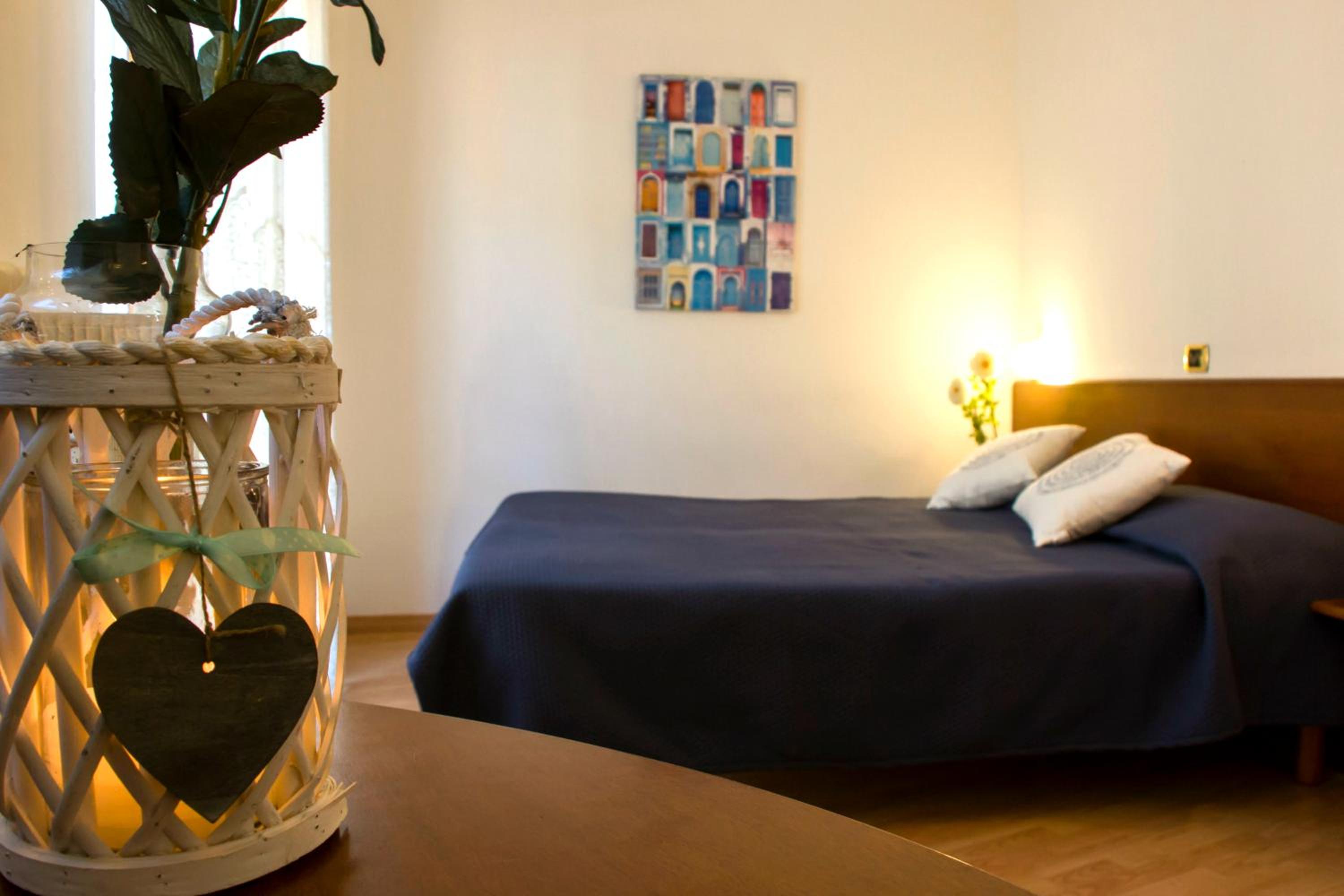 Double Room with Balcony - Photo 4