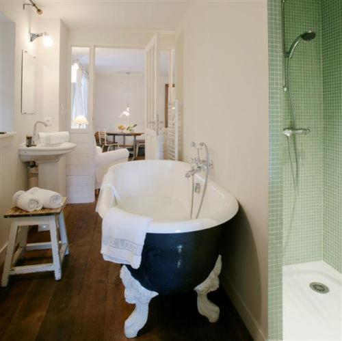 Suite - Photo 6