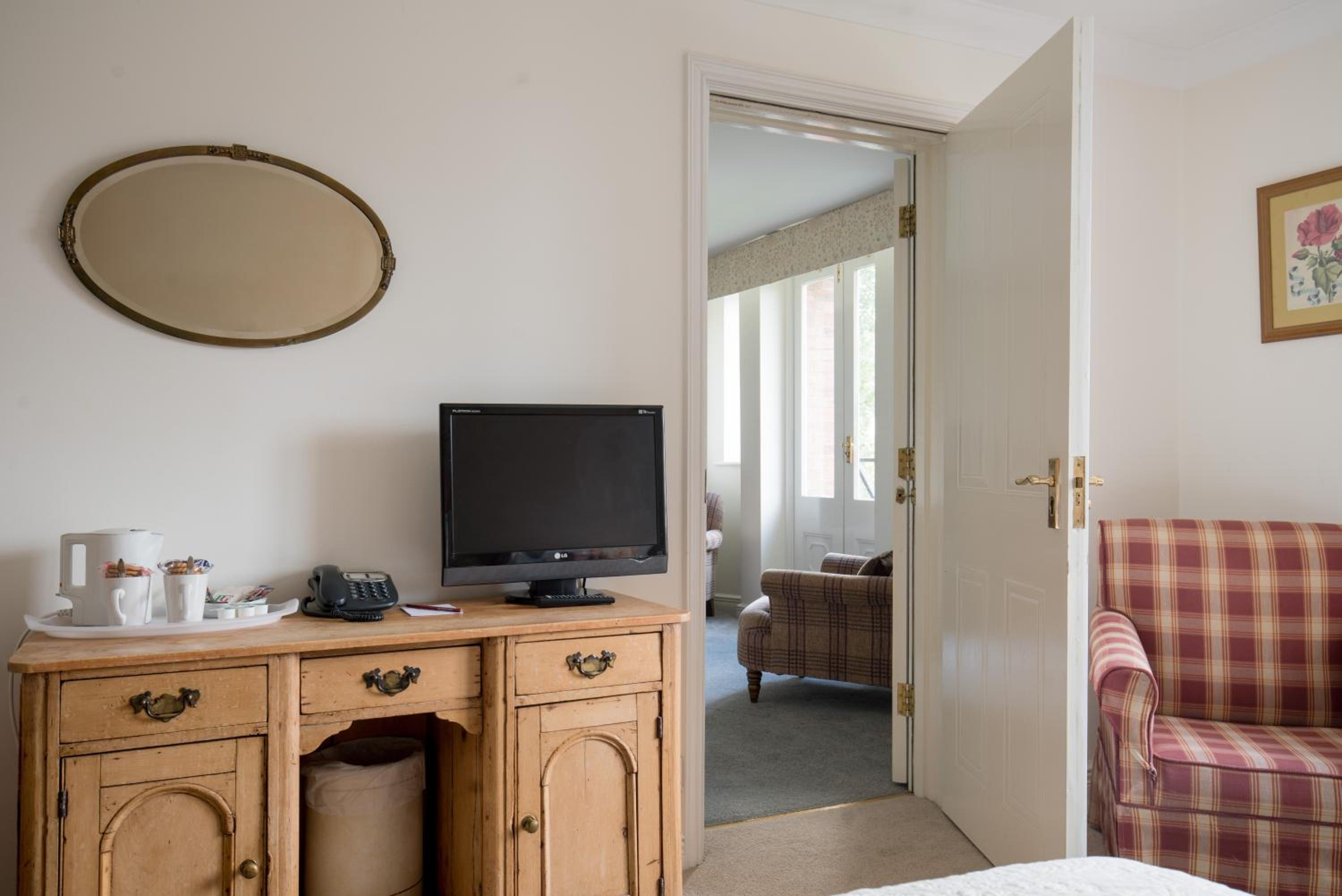 Superior Twin Room - Photo 4