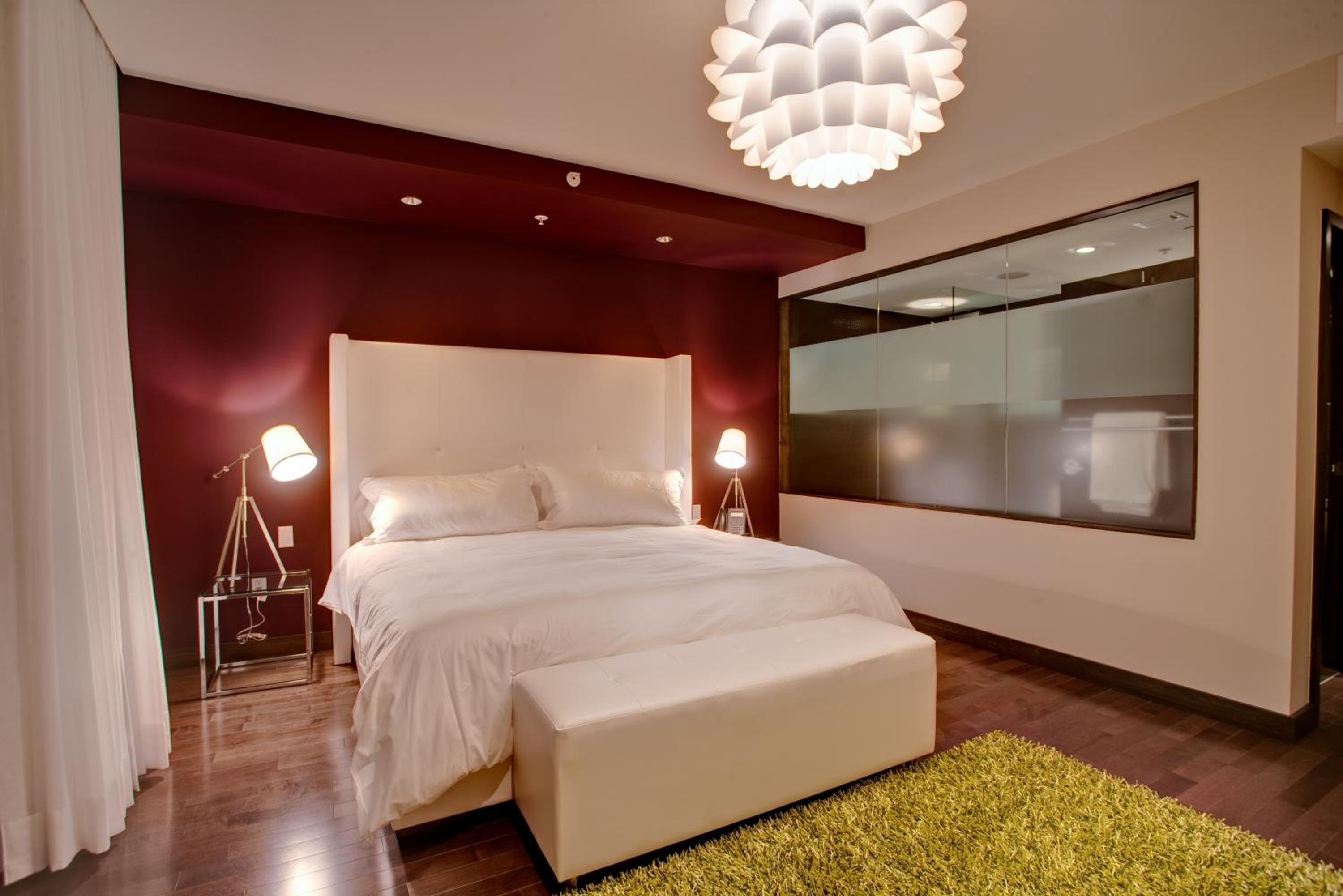 Prime King Balcony Room - Photo 9