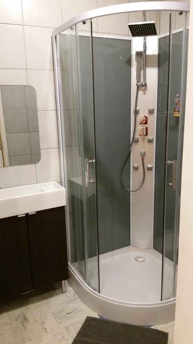 Single Room with Bathroom photo 2