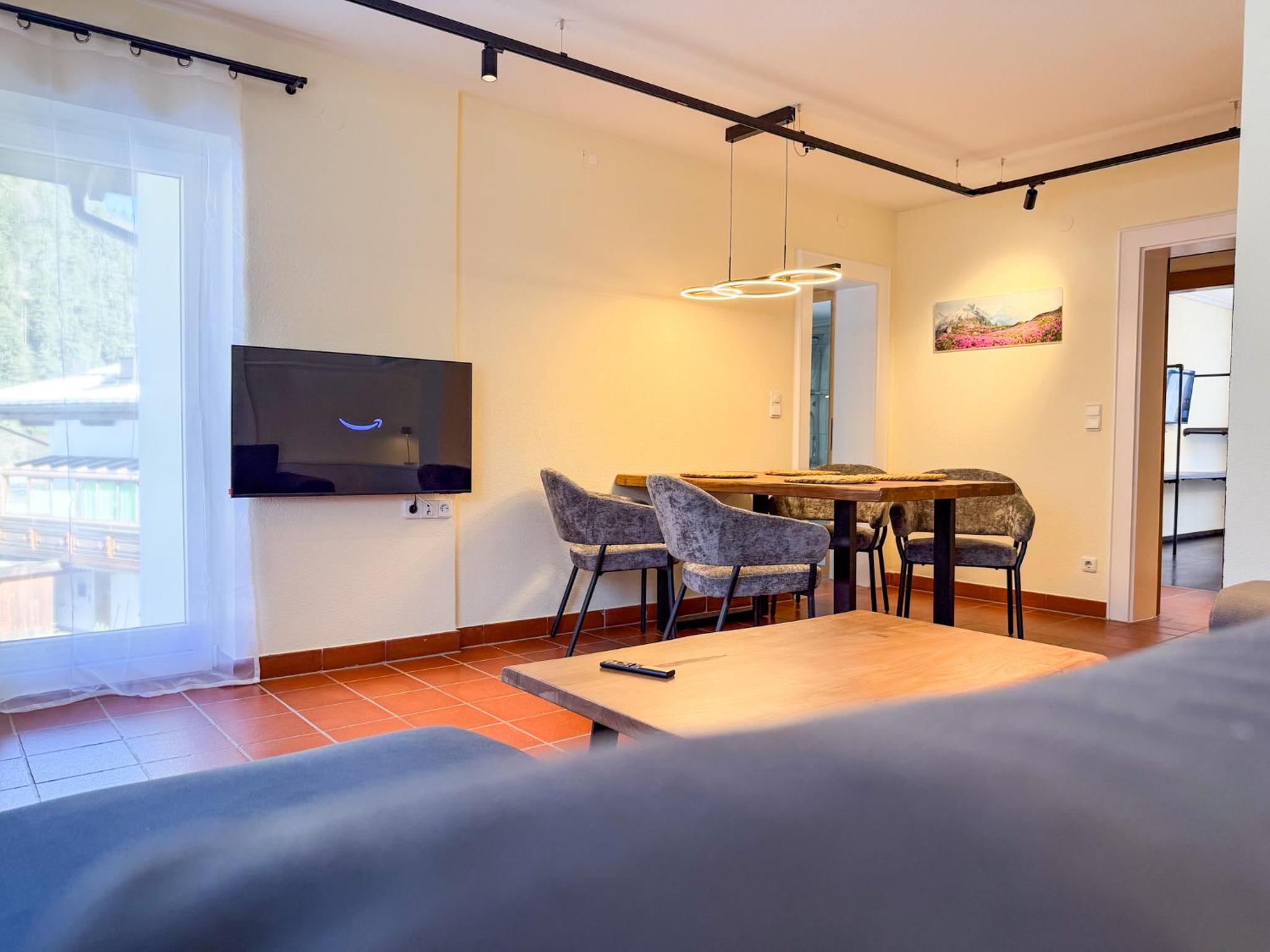 One-Bedroom Apartment with Balcony and Mountain View photo 2