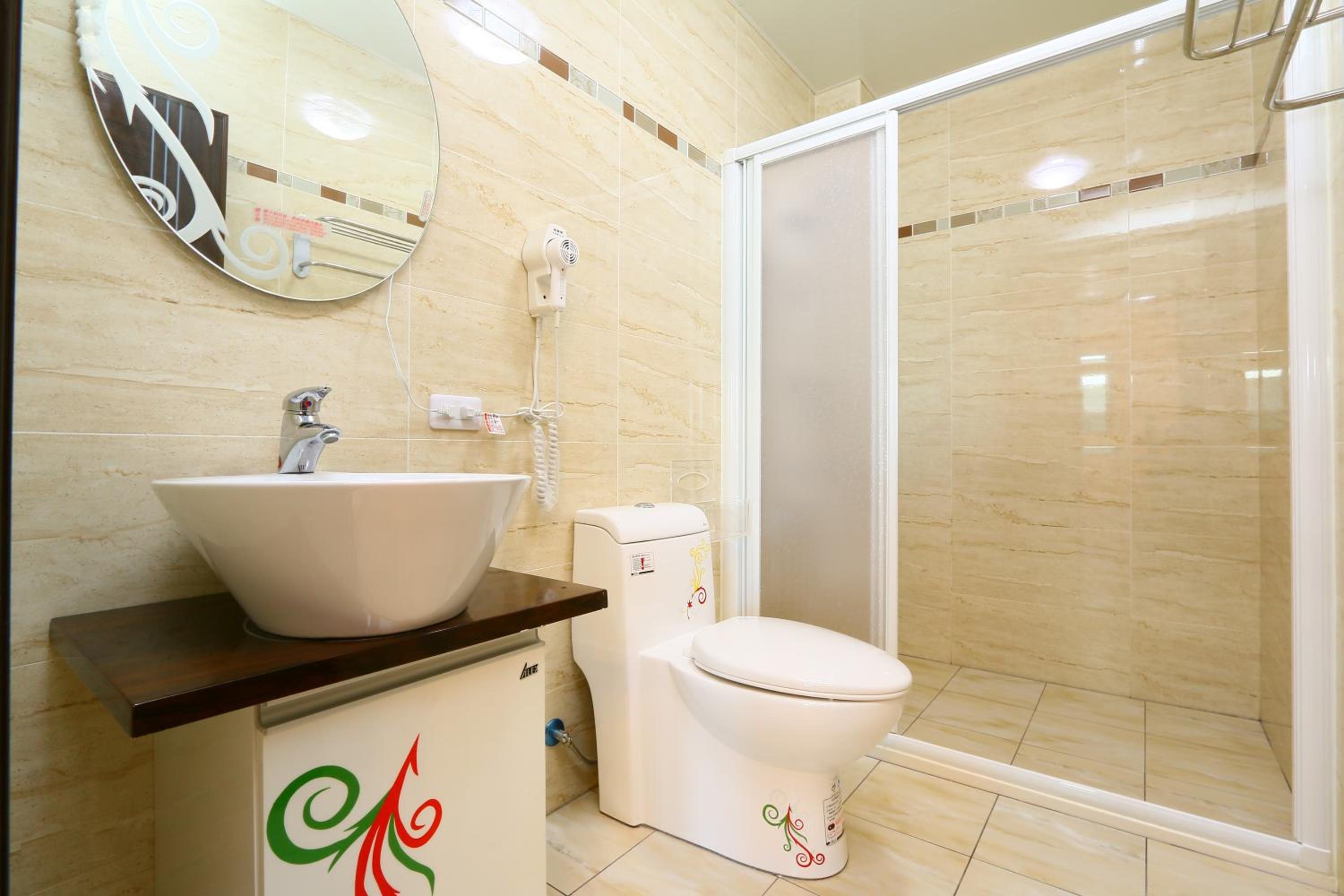 Quadruple Room with Private Bathroom photo 2
