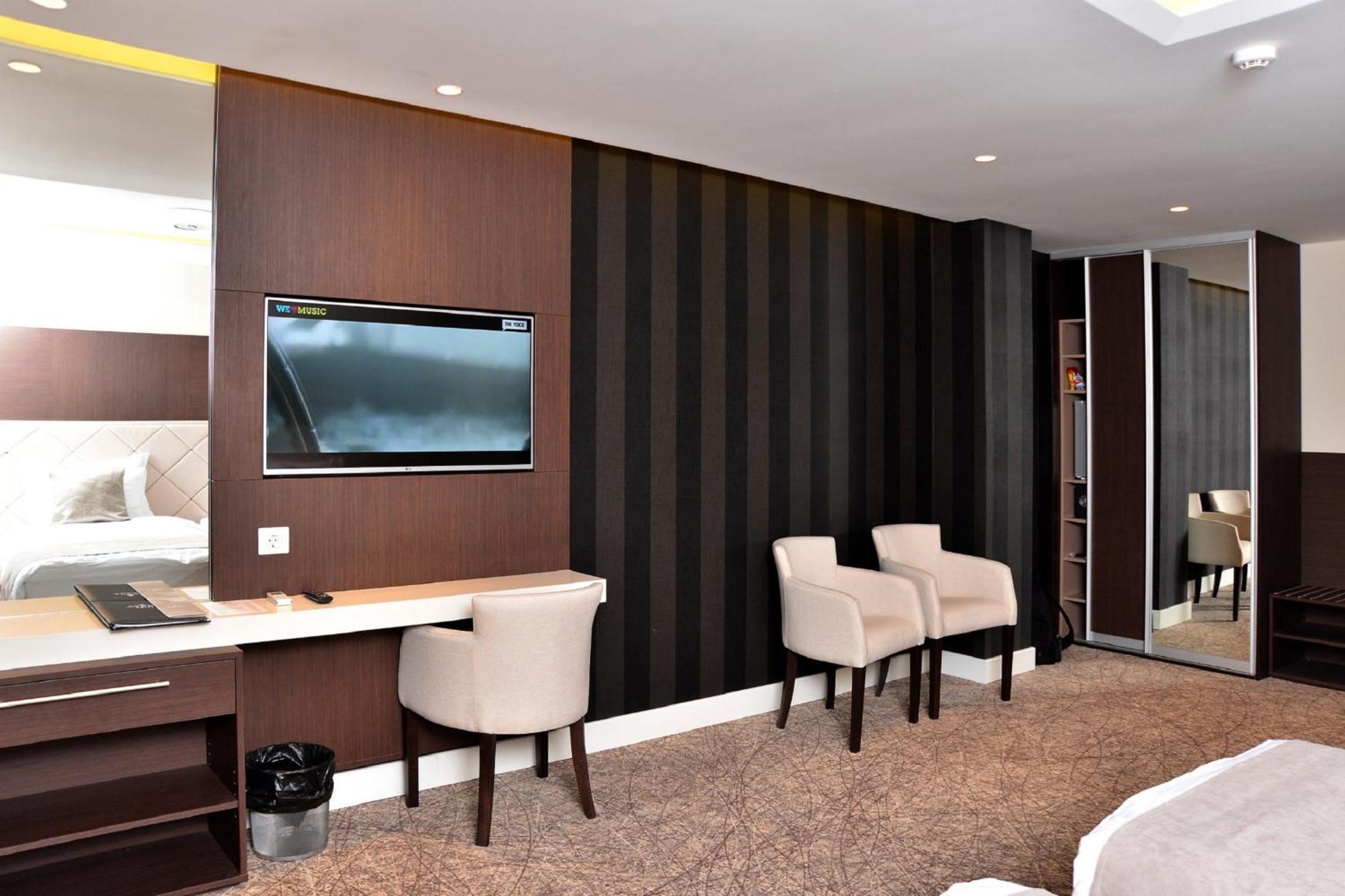 Twin Room - Photo 1