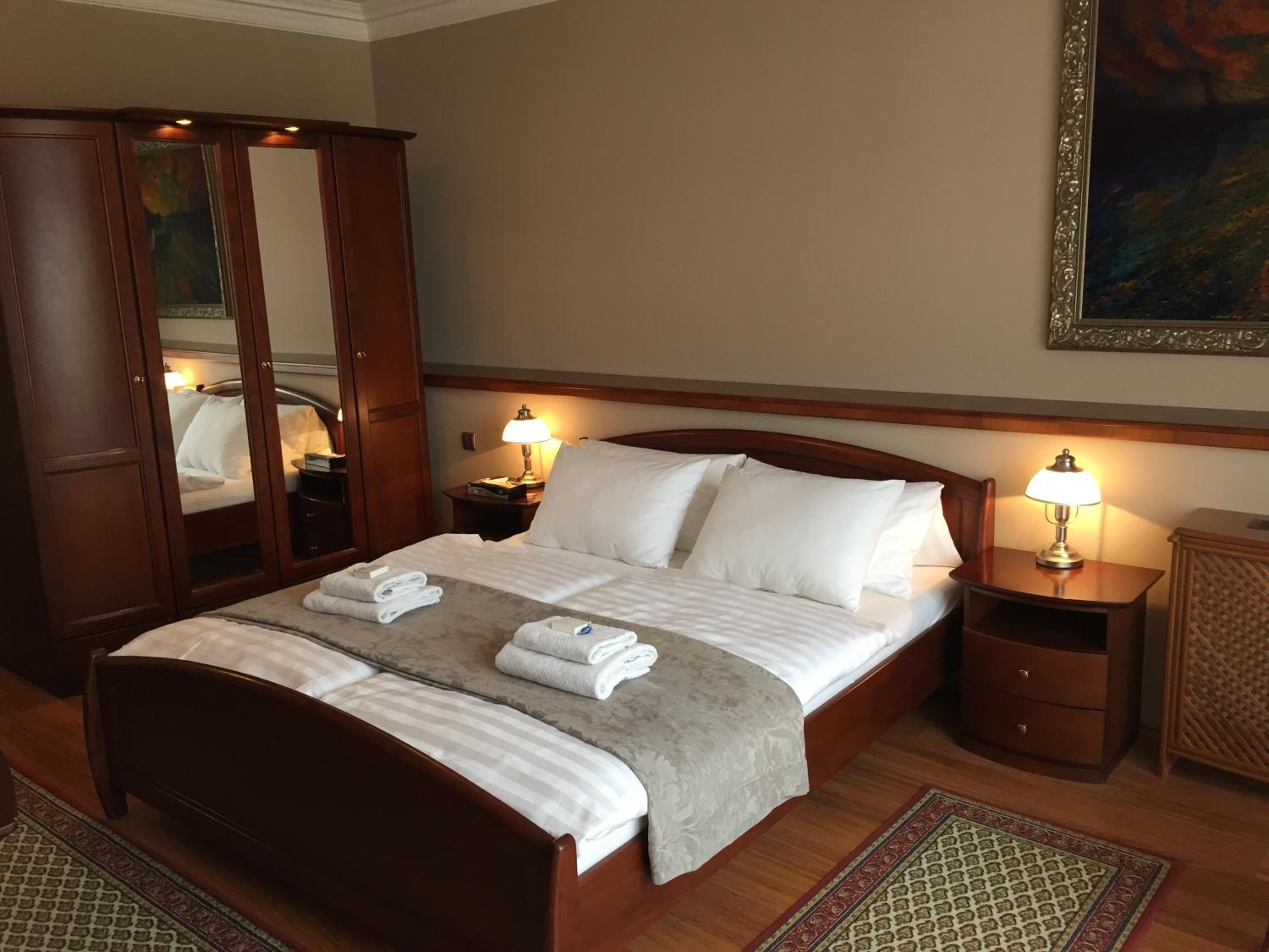 Standard Double Room - Photo 17