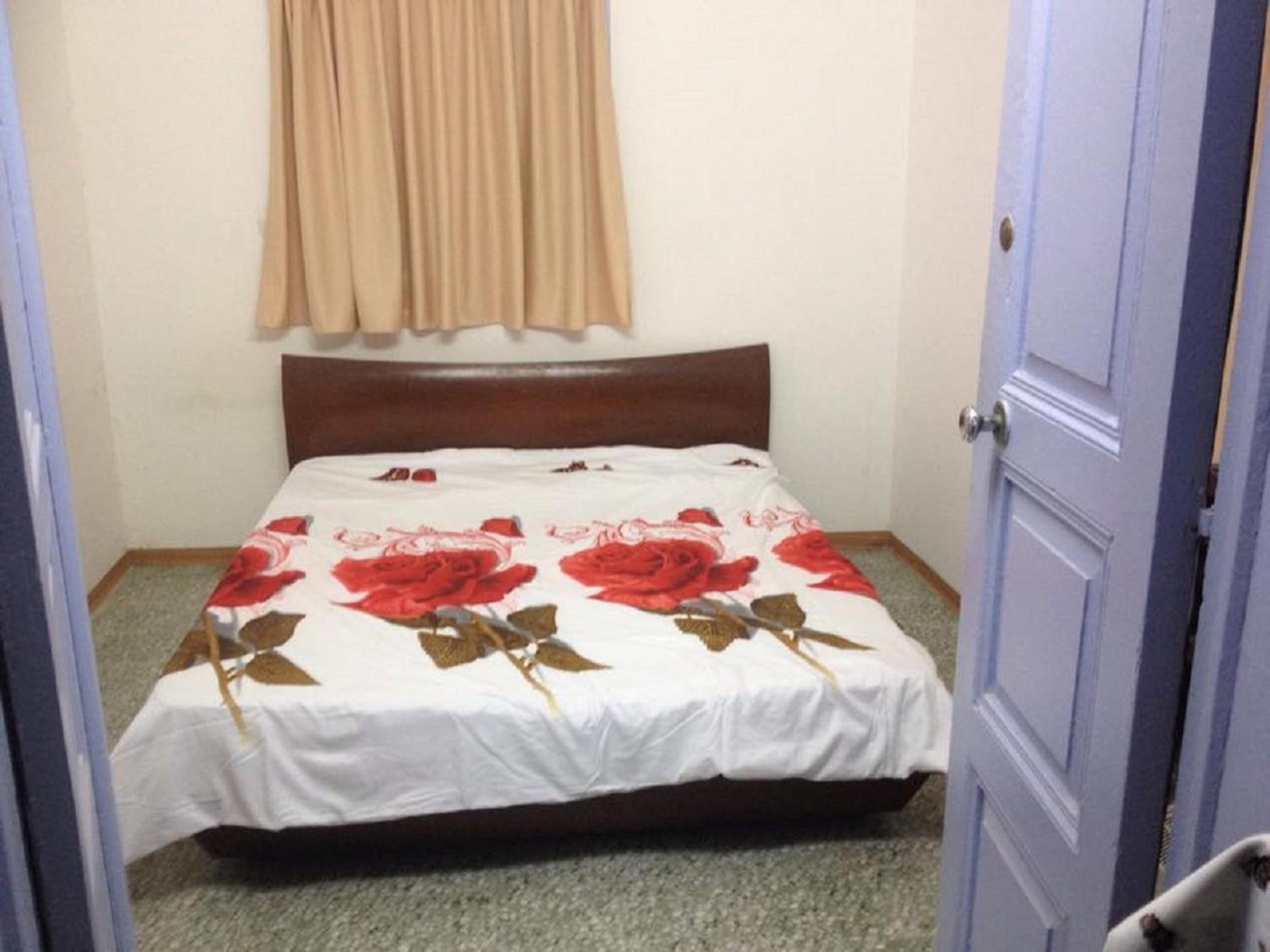 Double Room (2 Adults + 1 Child ) - Photo 2