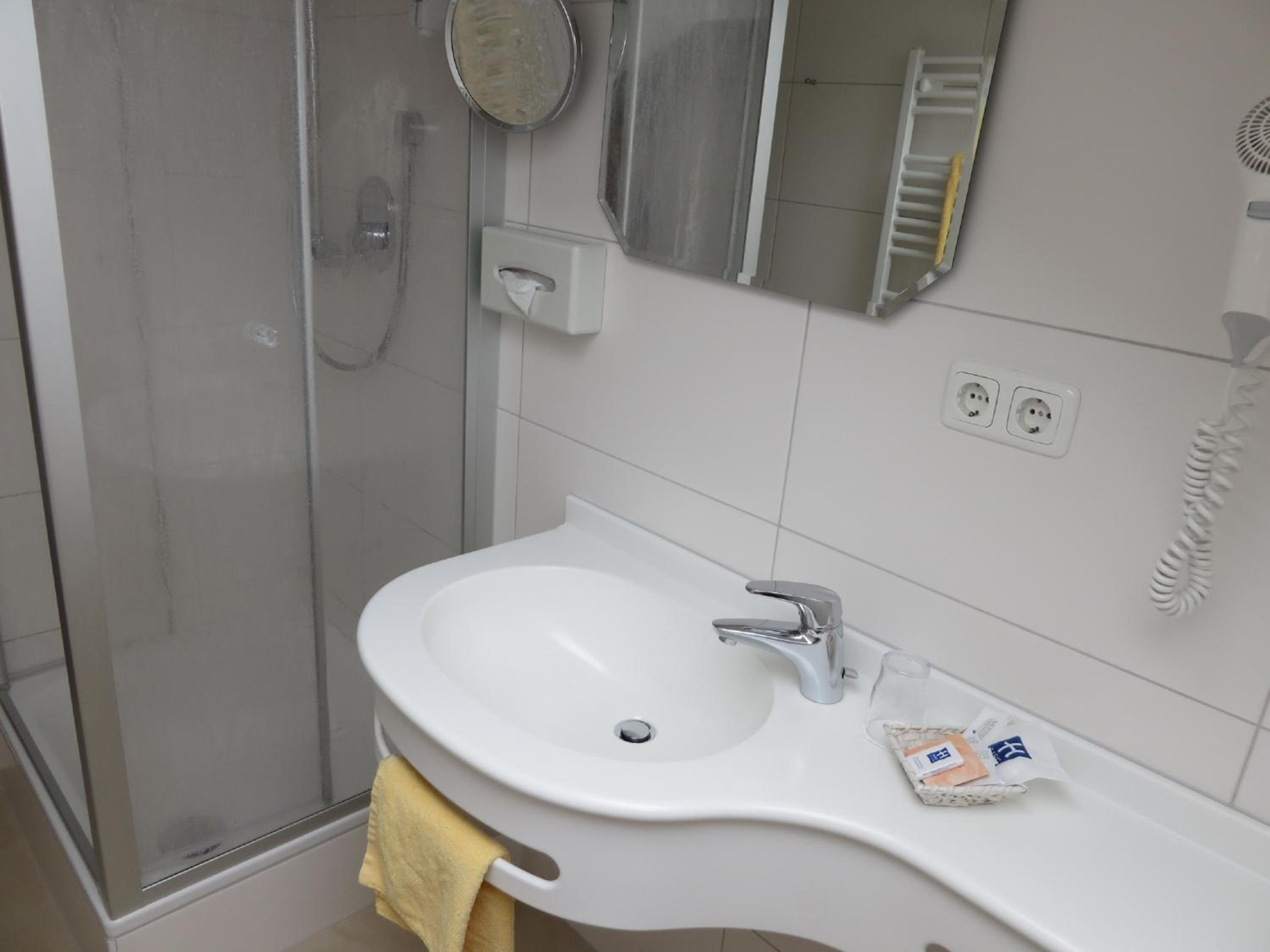 Single Room with Balcony photo 3