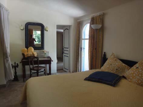 One-Bedroom Apartment with Garden View photo 2