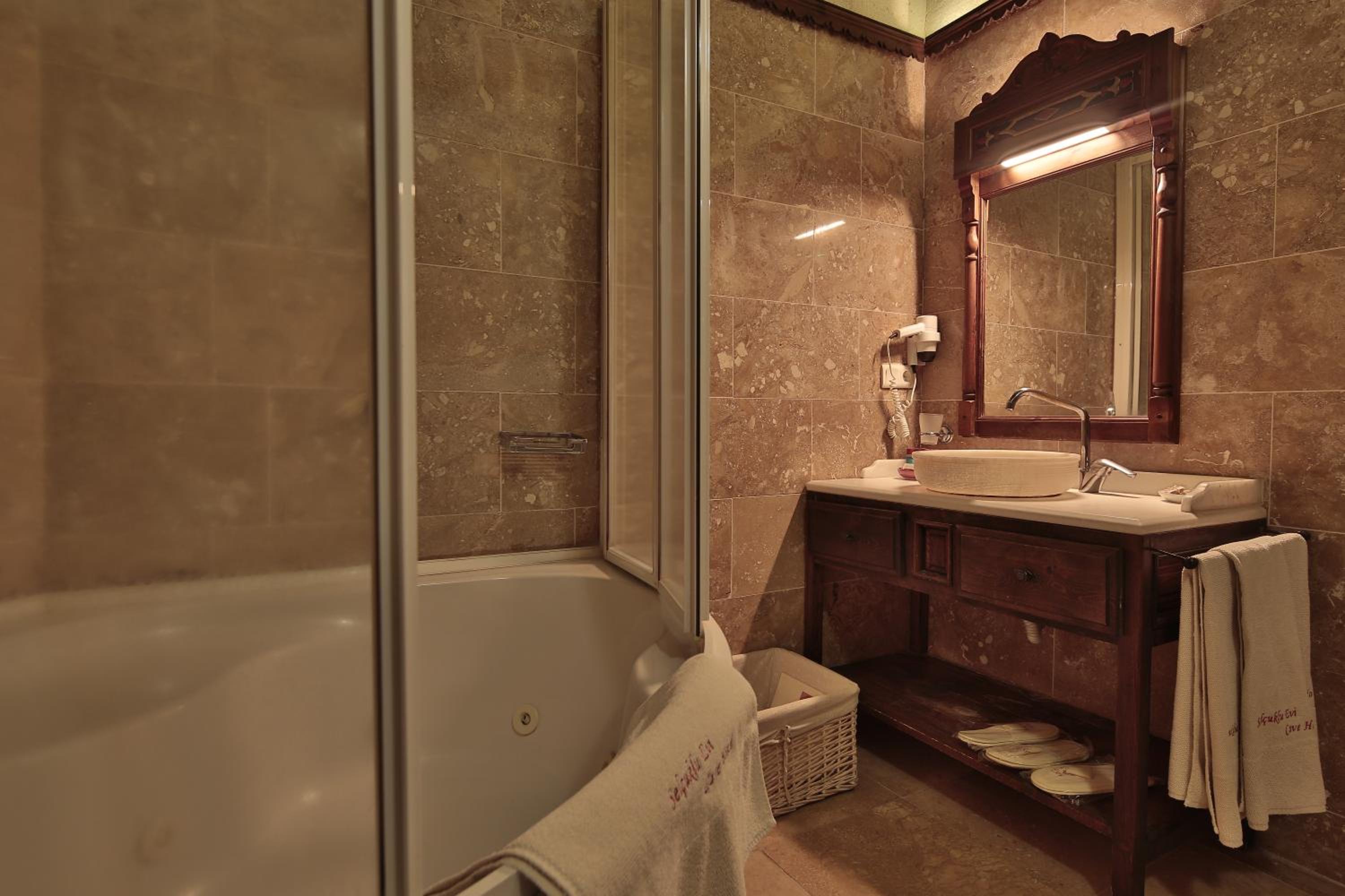 Deluxe Triple Room photo 2