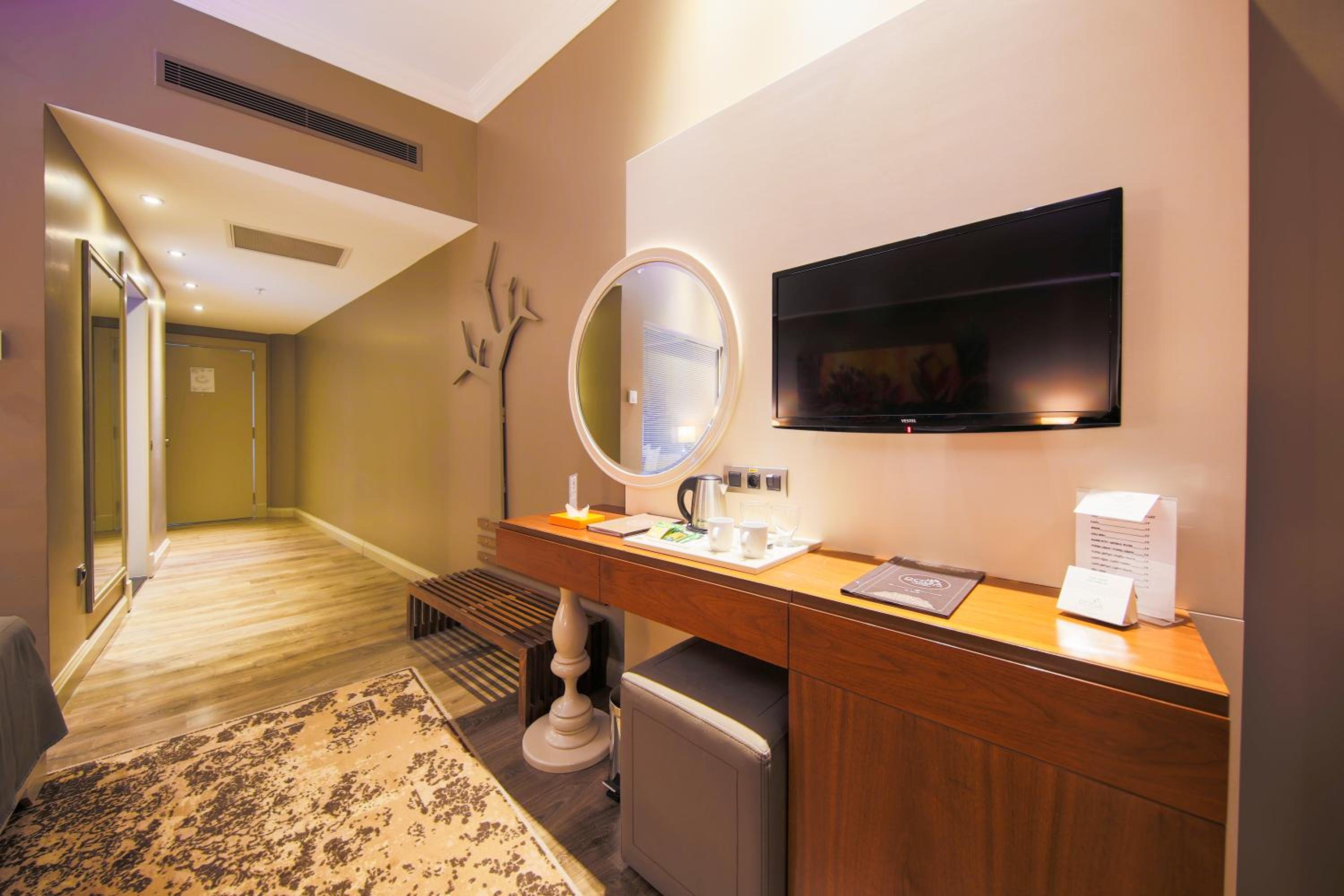 Standard Double Room with Balcony photo 3