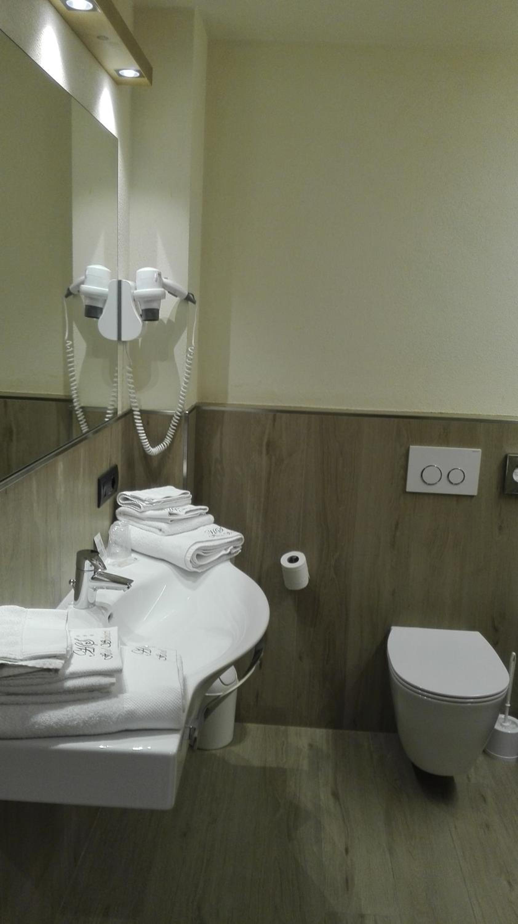 Comfort Quadruple Room - Photo 4