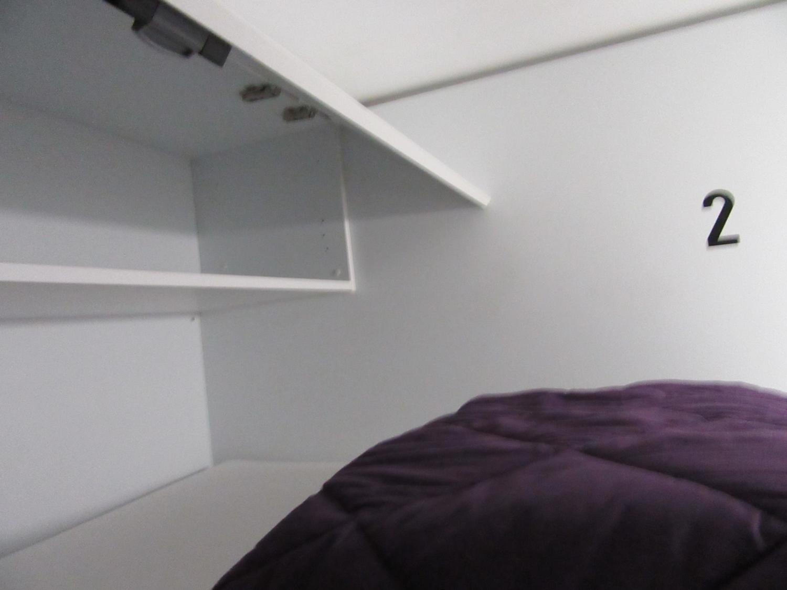 Single Bed in Dormitory Room with Shared Bathroom photo 3