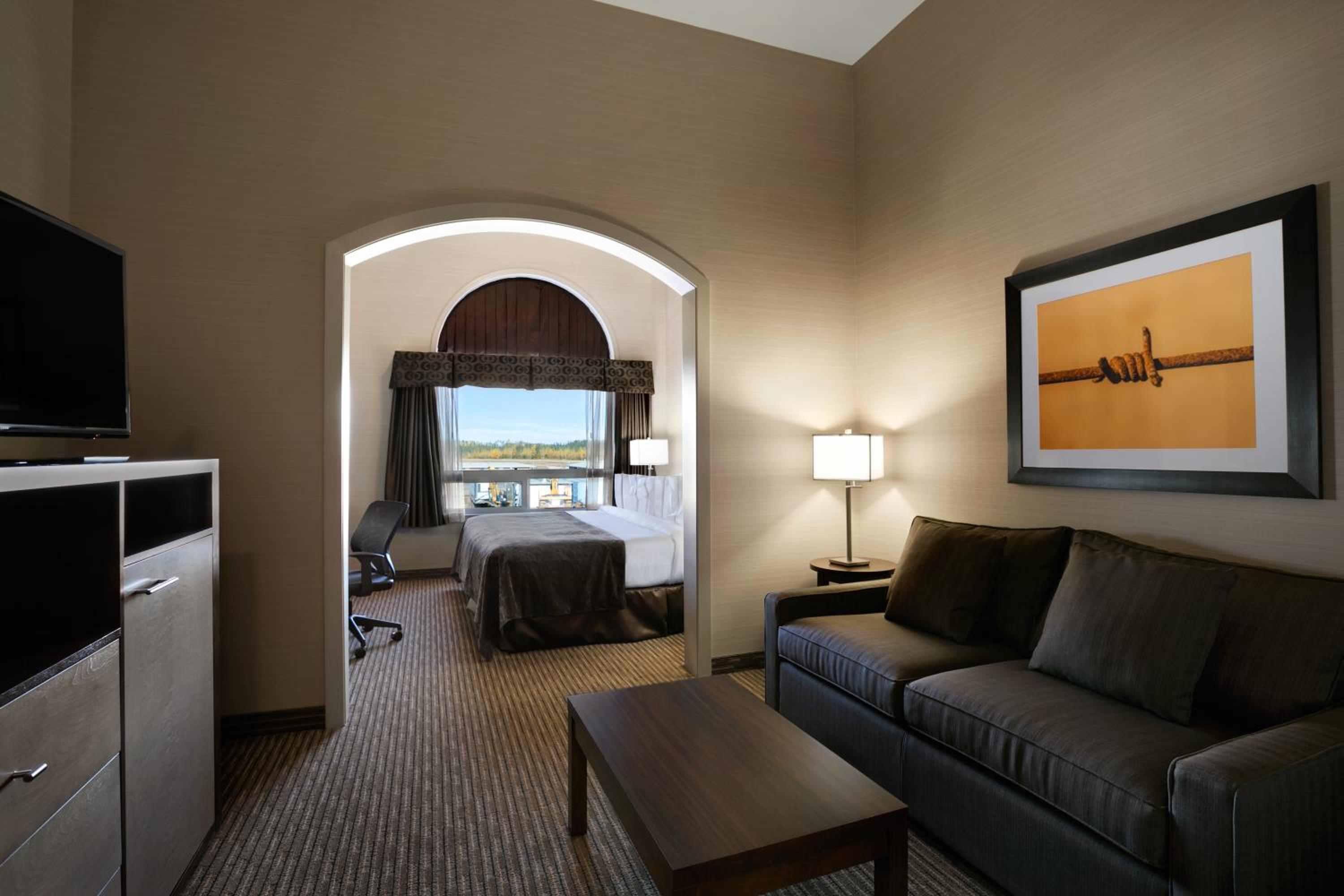 Deluxe King Suite photo 2