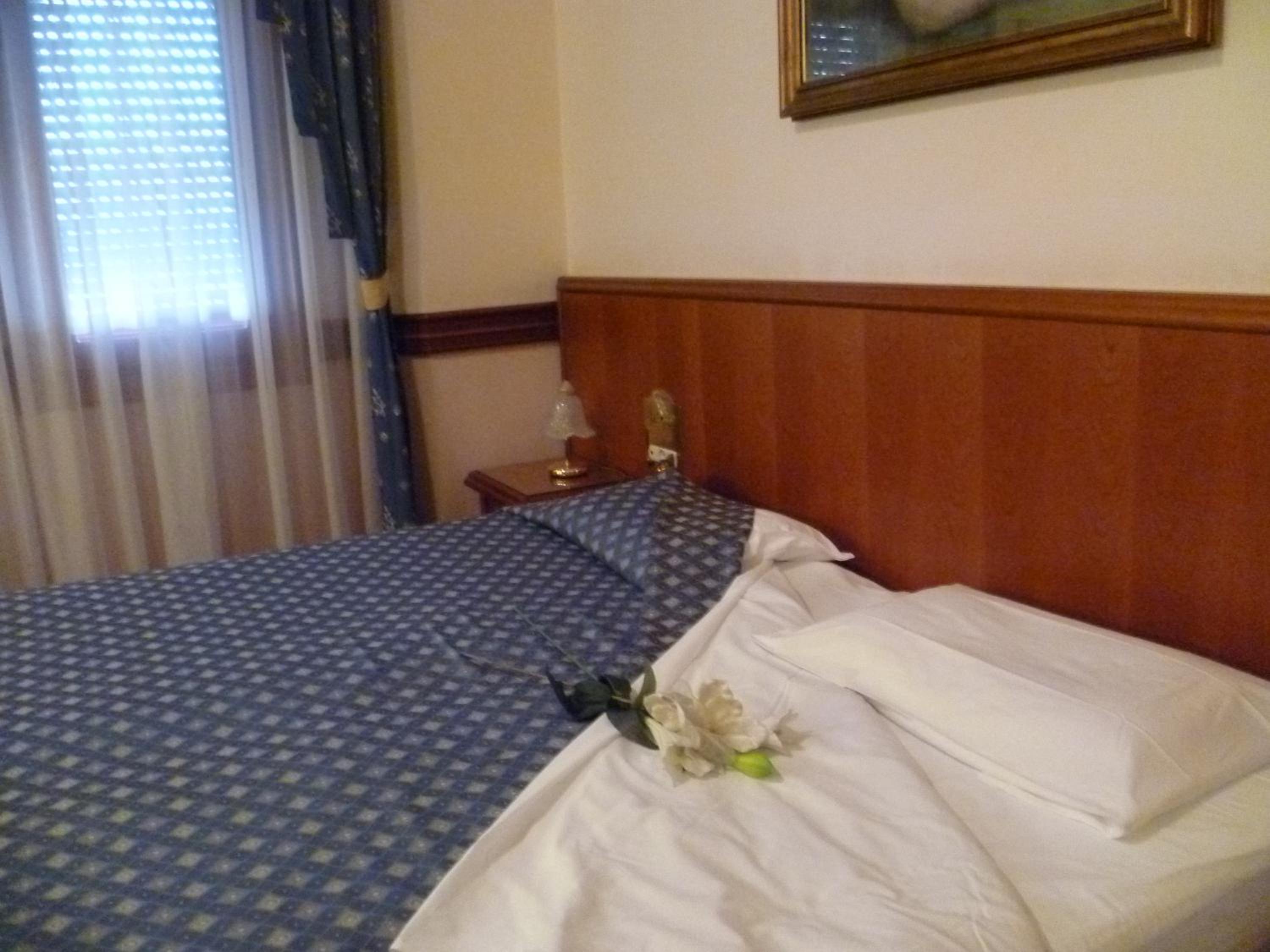 Double Room - Photo 16