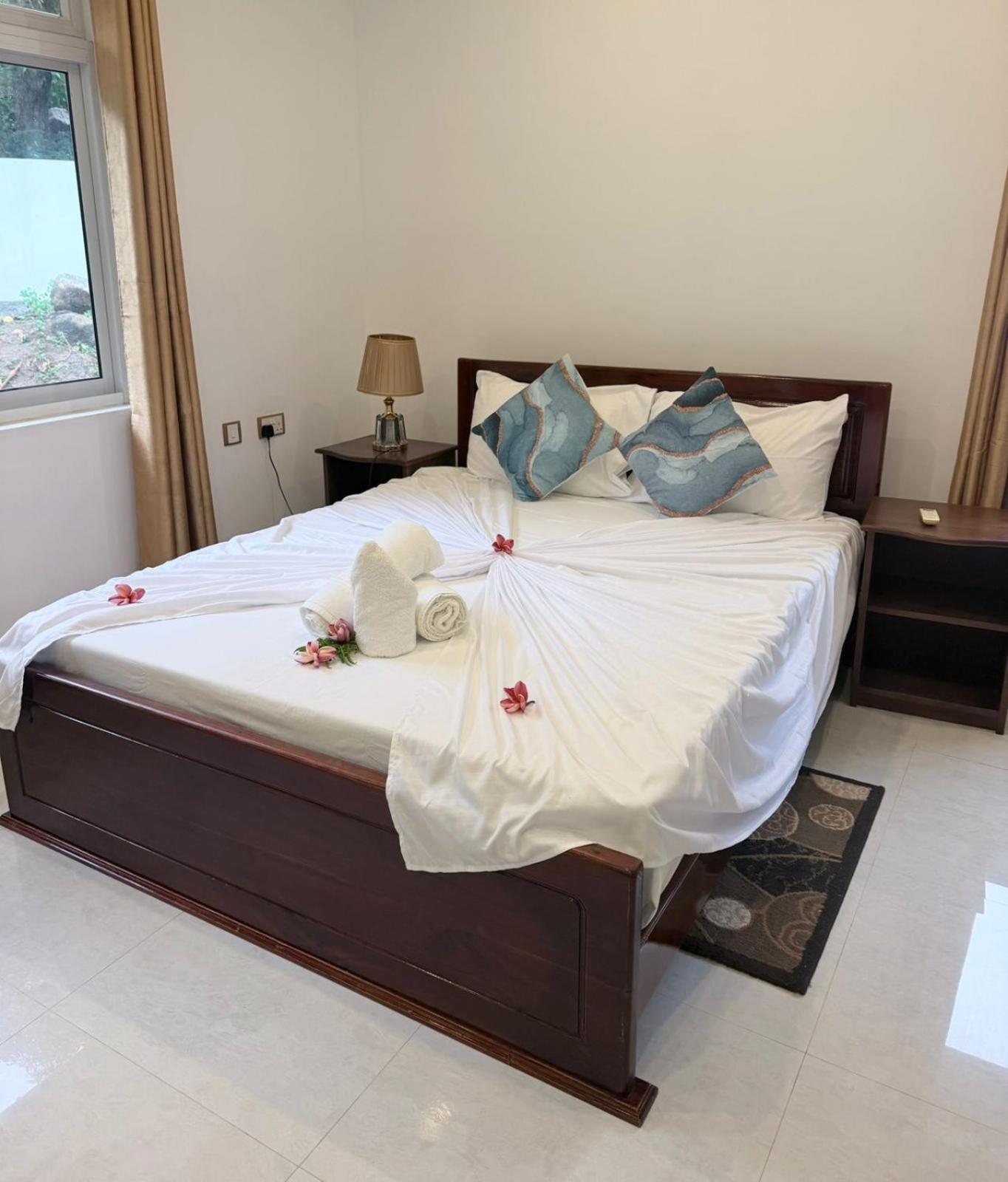 Three-Bedroom Villa photo 3