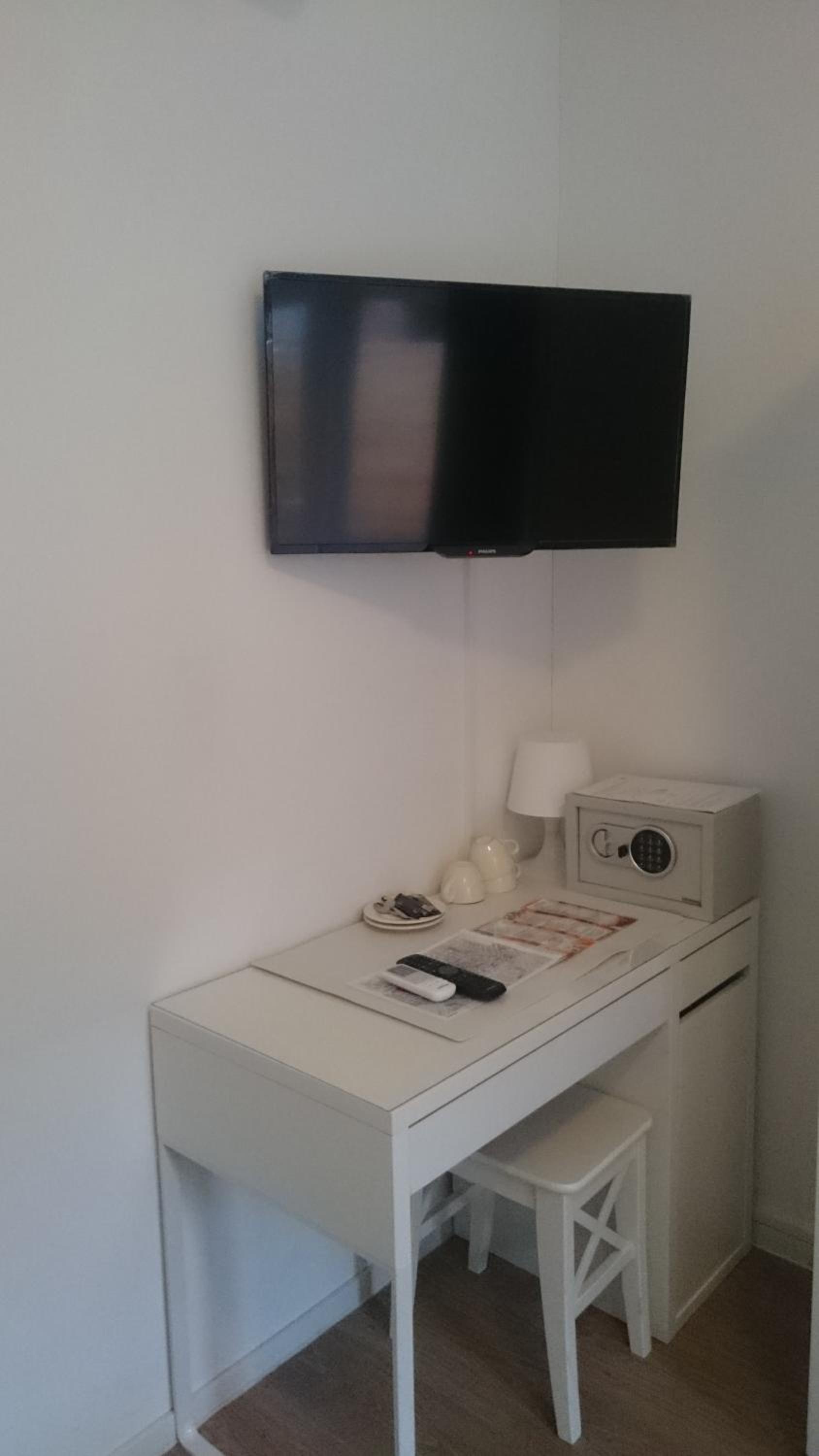 Compact Triple Room photo 1