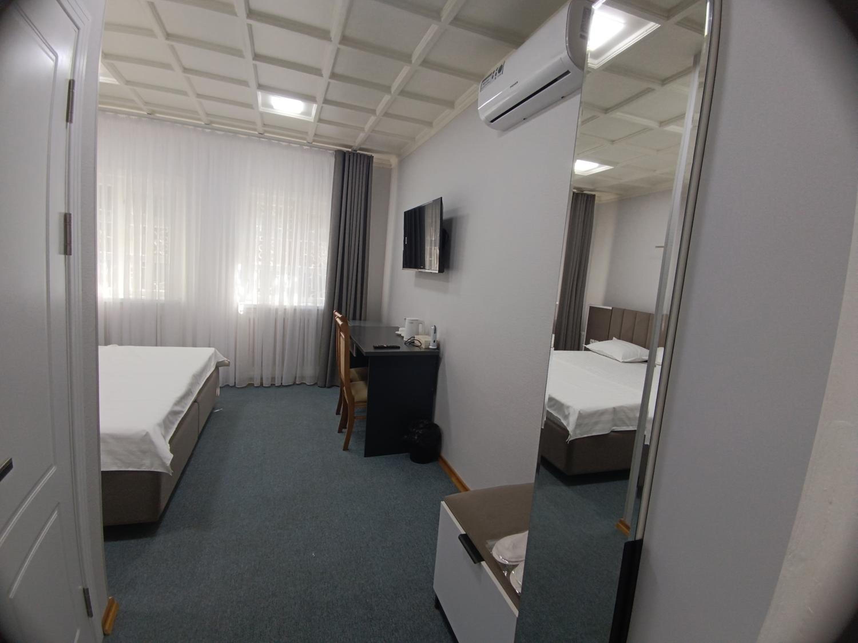 Deluxe Twin Room photo 2
