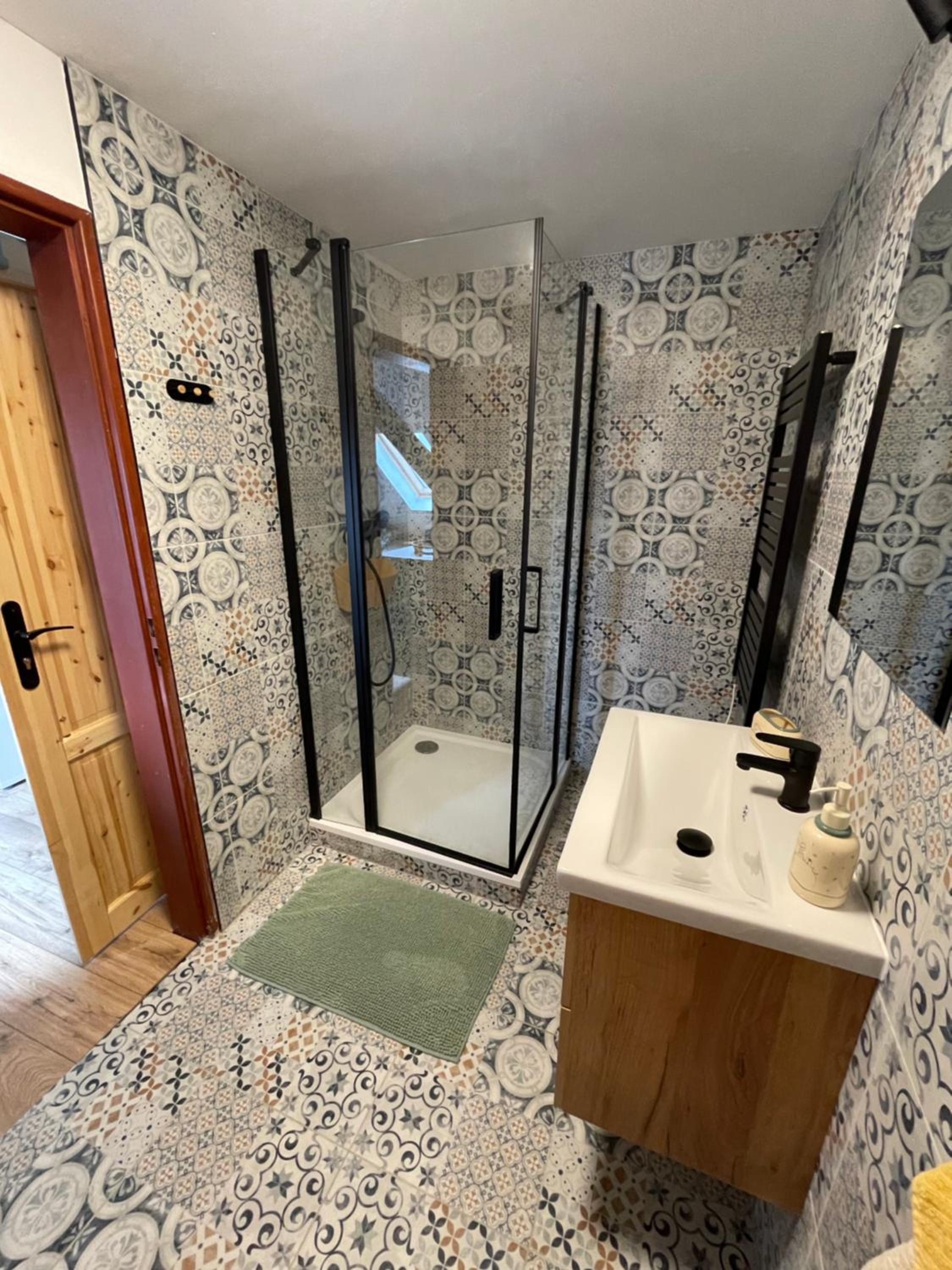 Quadruple Room with Private Bathroom photo 3