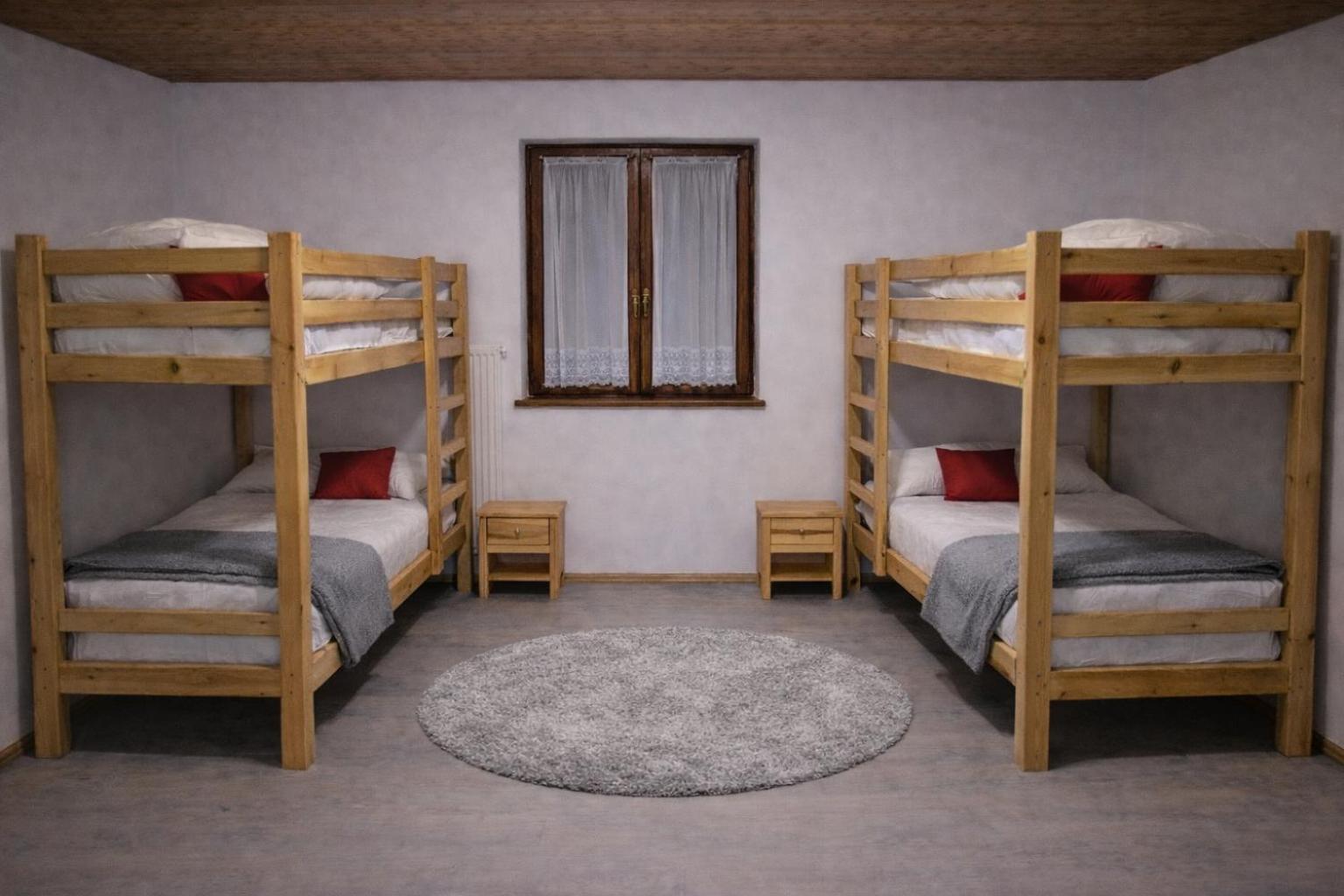 Bunk Bed in Mixed Dormitory Room