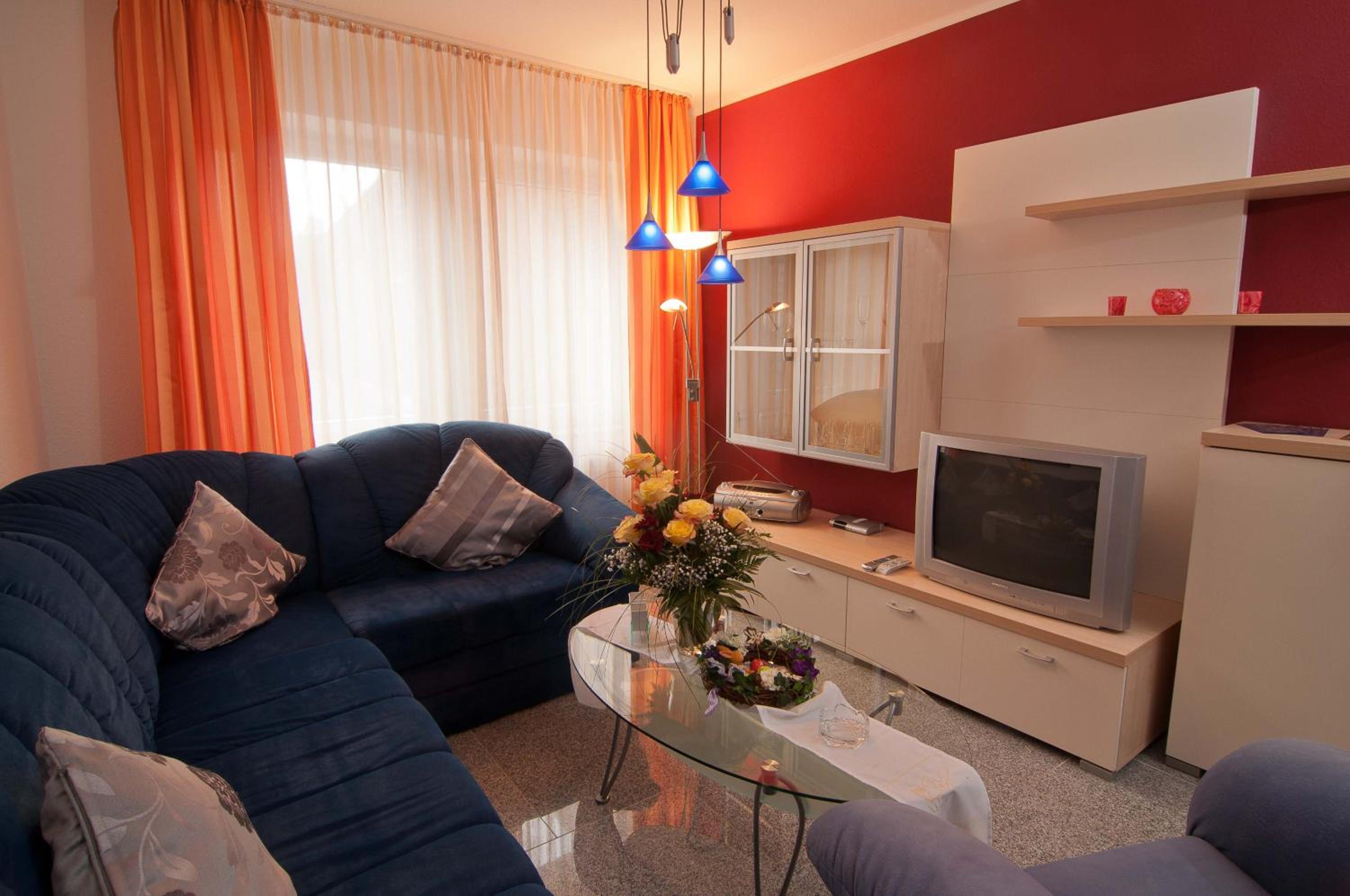 One-Bedroom Apartment - Photo 32