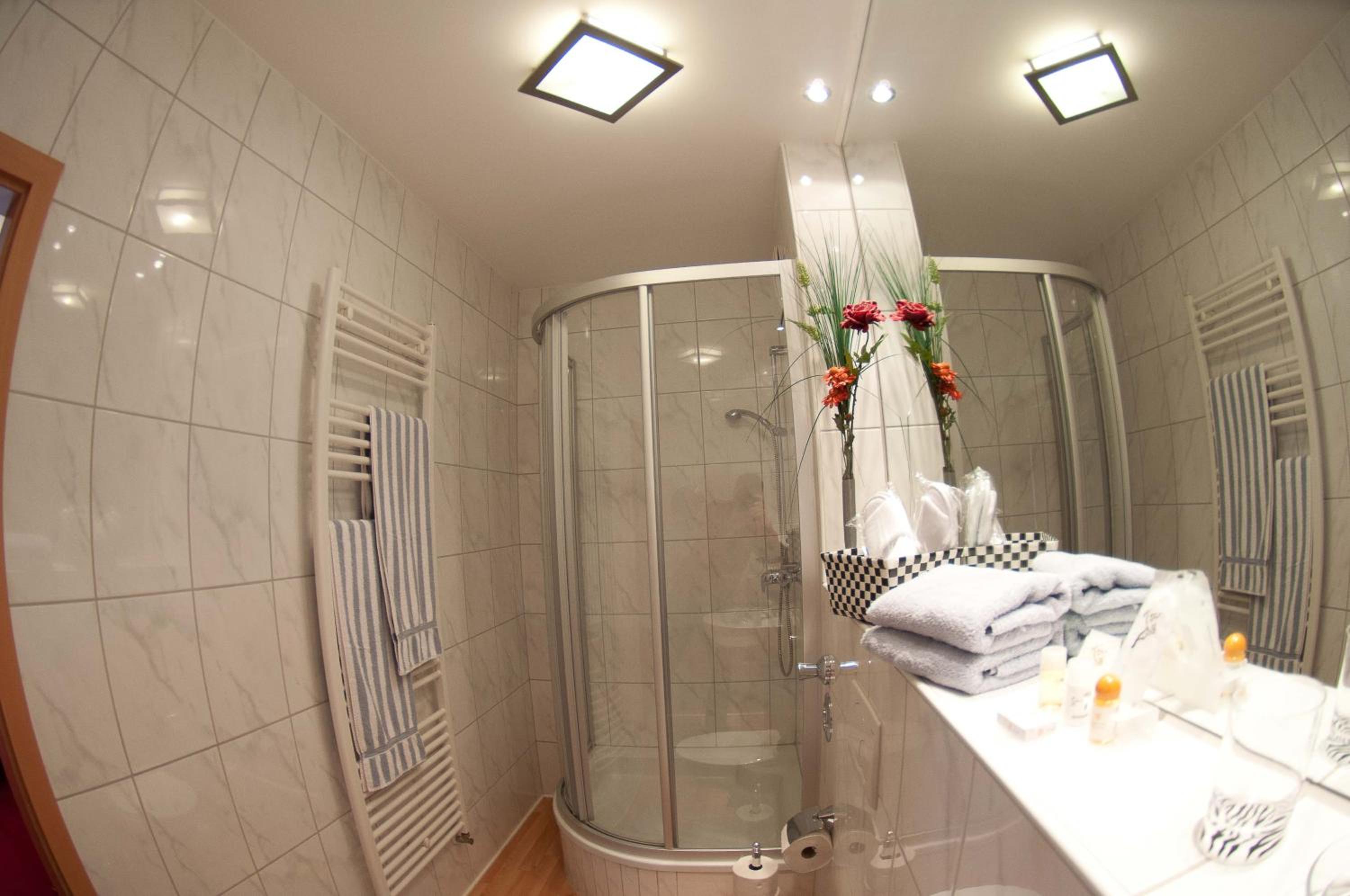 One-Bedroom Apartment - Photo 8