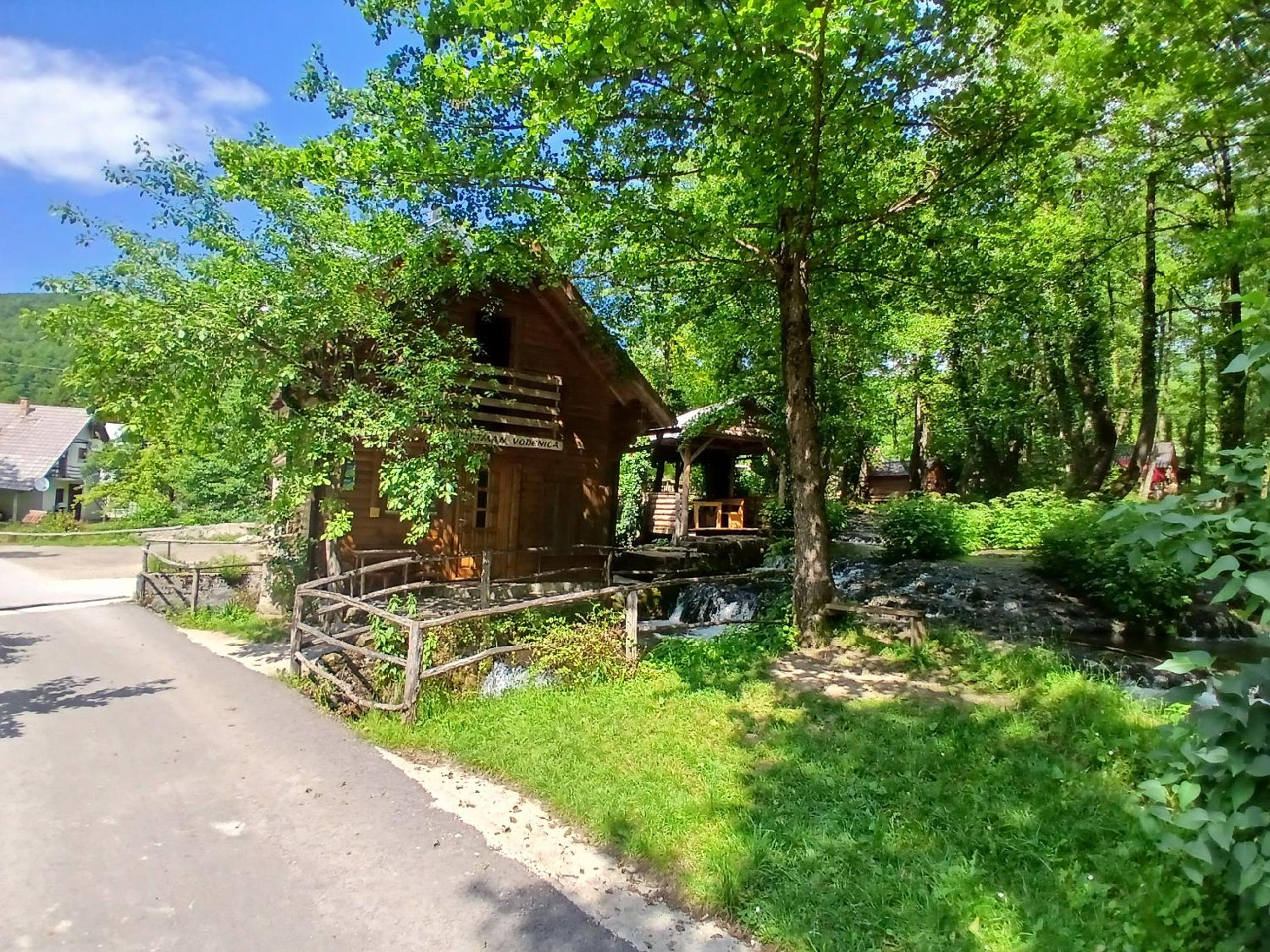 Bungalow - Water Front