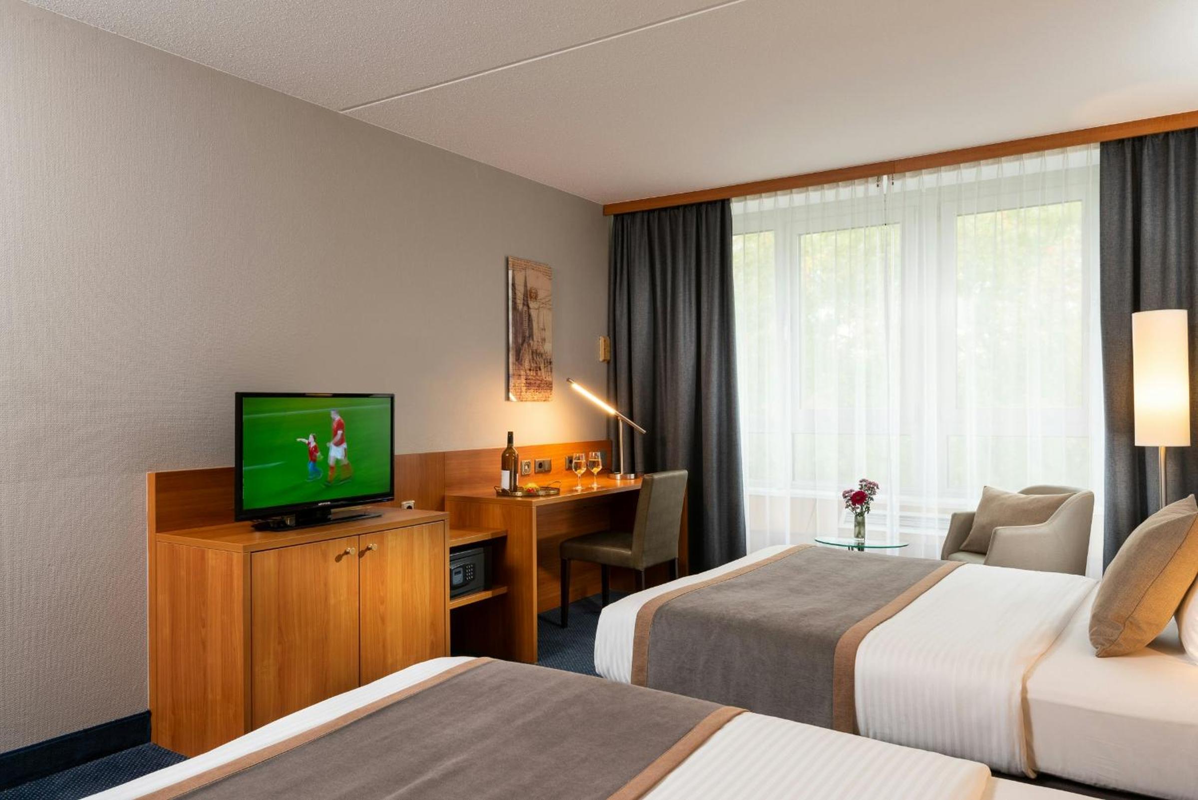 Comfort Double or Twin Room - Park Sleep & Fly 7 days