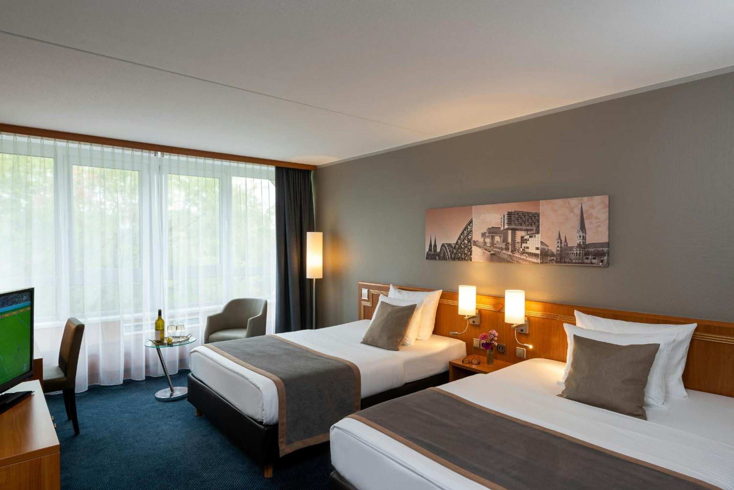 Comfort Double or Twin Room - Park Sleep & Fly 7 days thumbnail 6