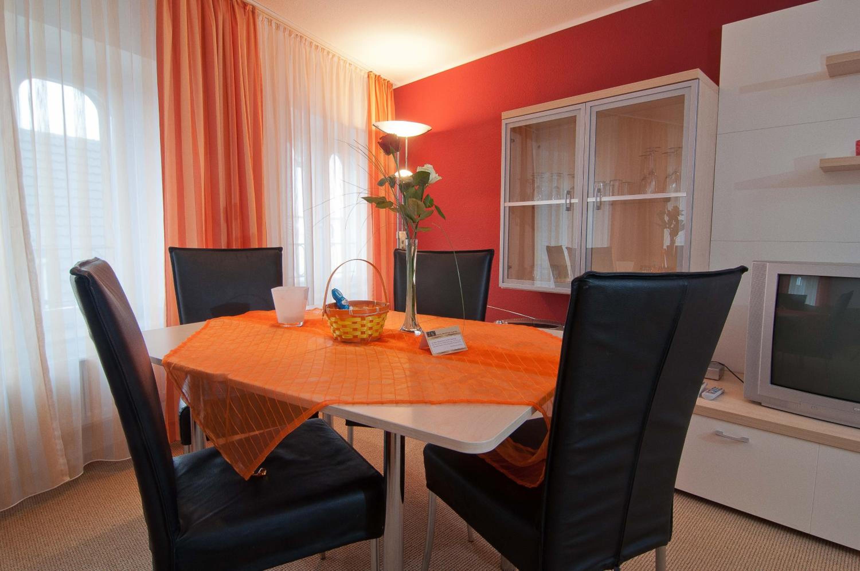 One-Bedroom Apartment - Photo 33
